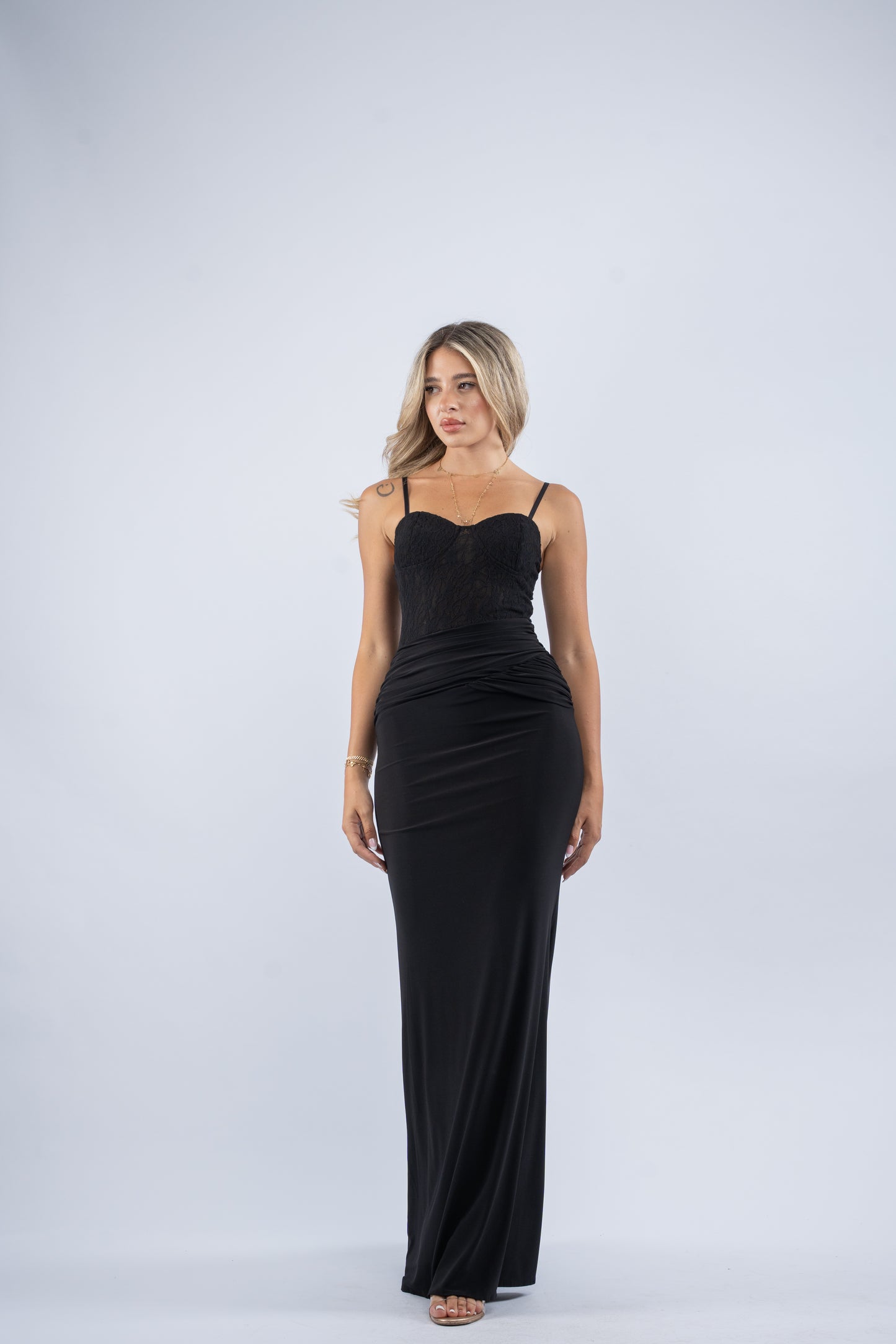 Noir lace dress