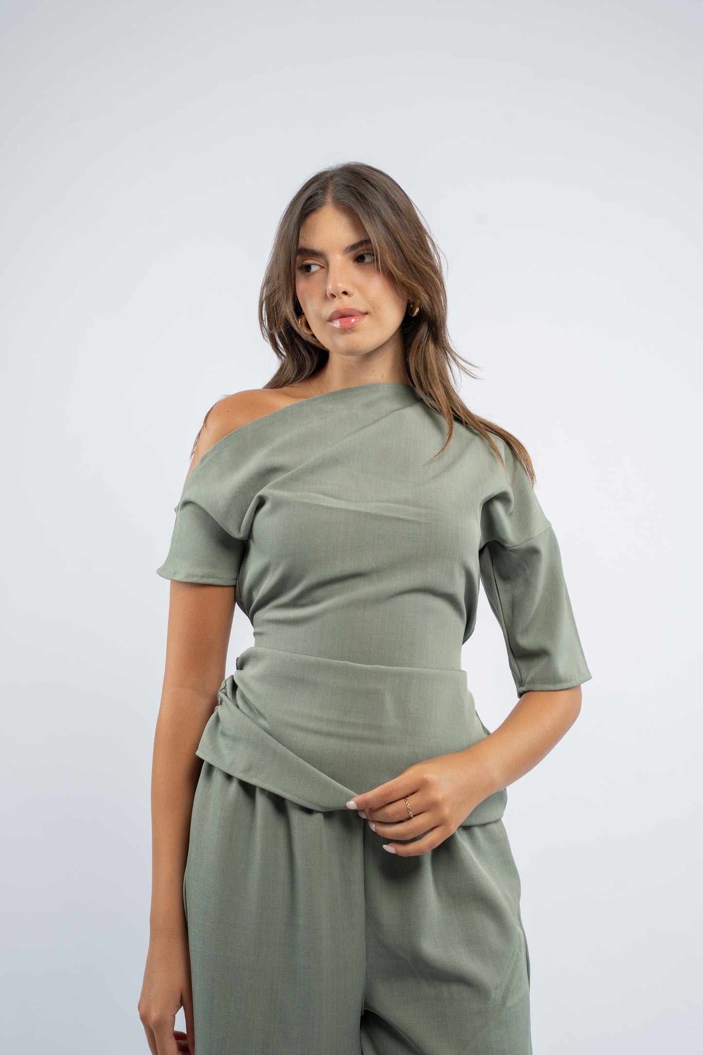 Asymmetric tie set
