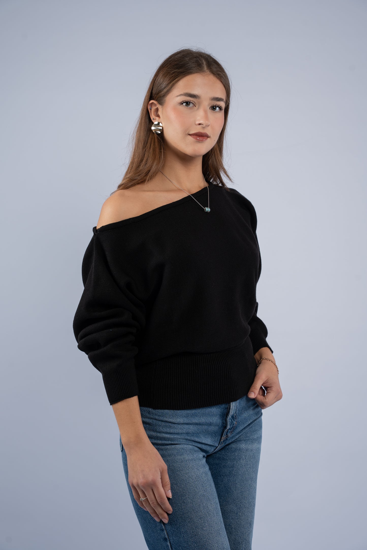Refined shape knit top