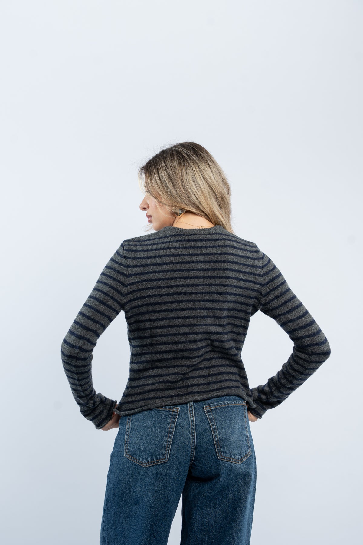 Buttoned knit cardigan