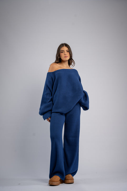 Asymmetrical shoulder knit set