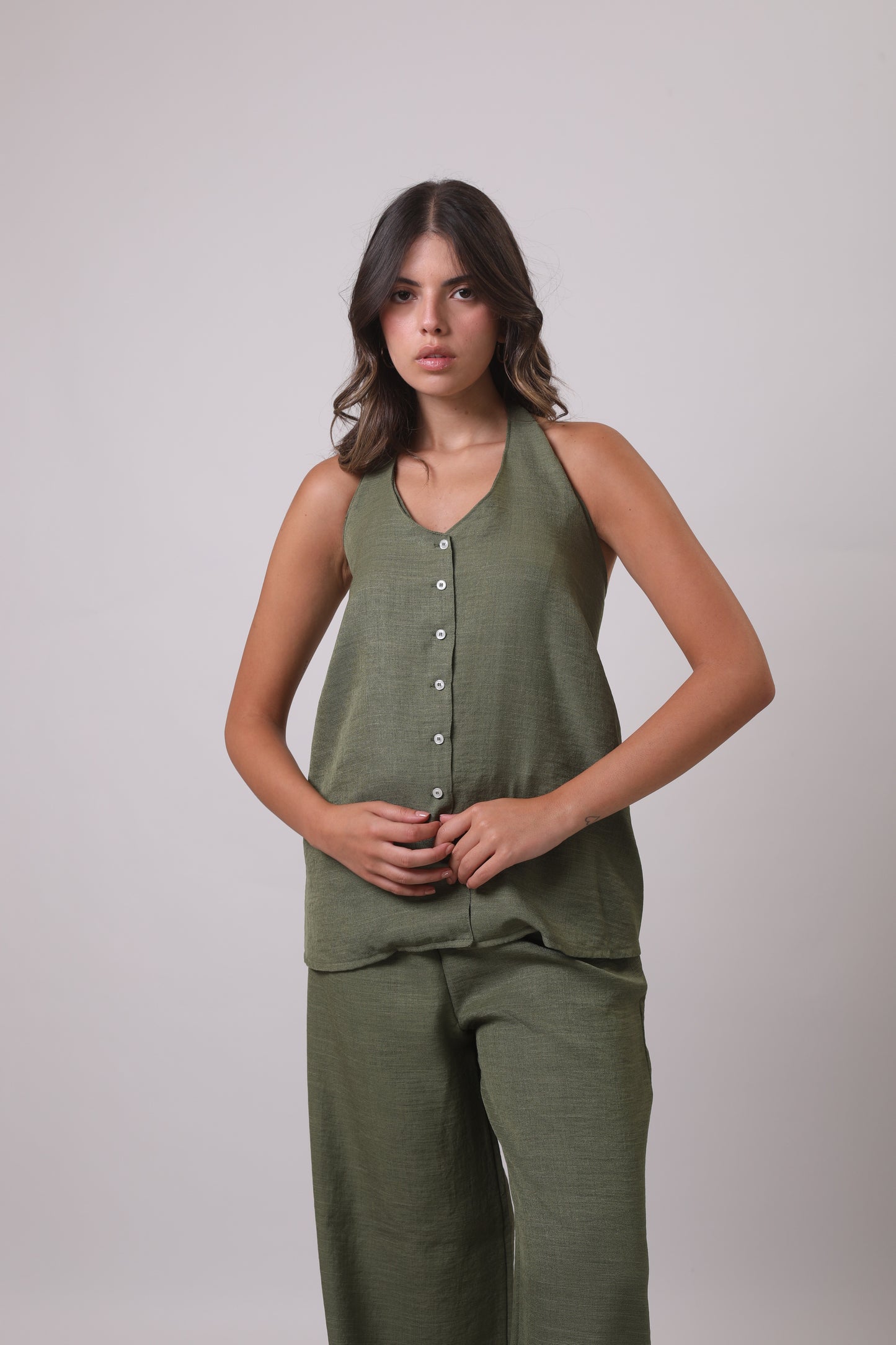 Linen set with buttons