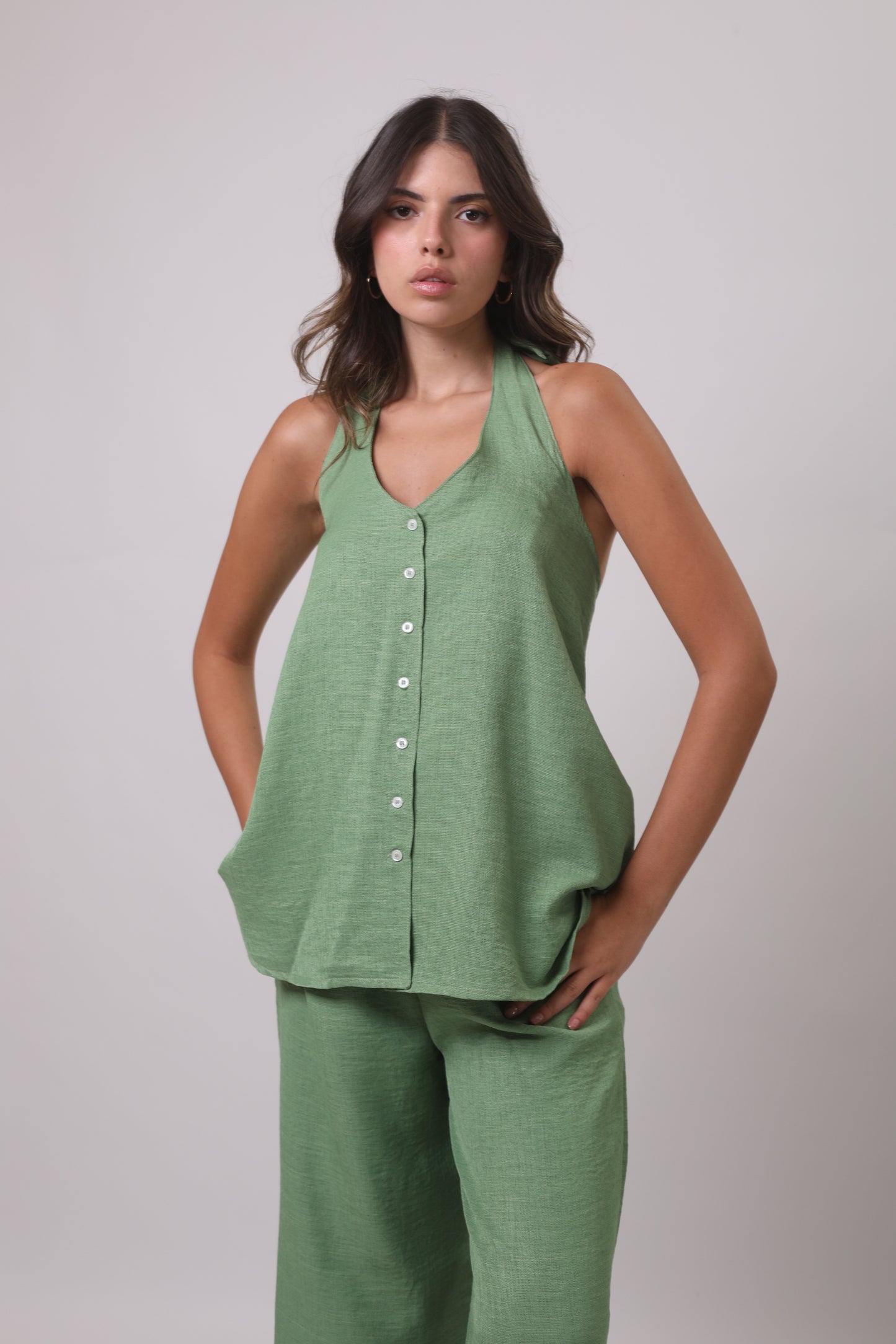 Linen set with buttons