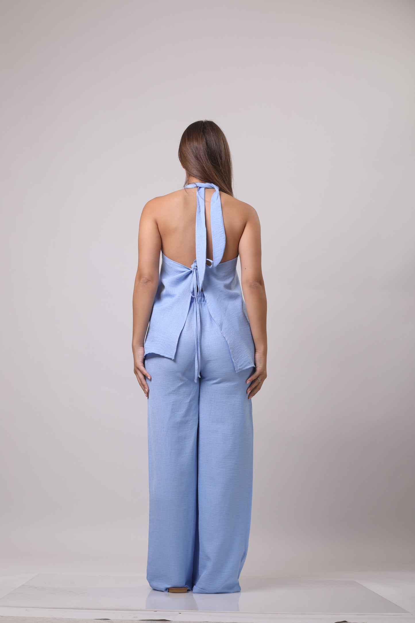 Linen set with buttons