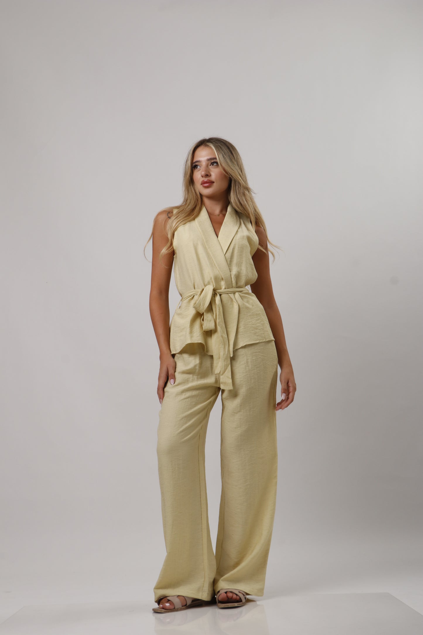Linen set with belt