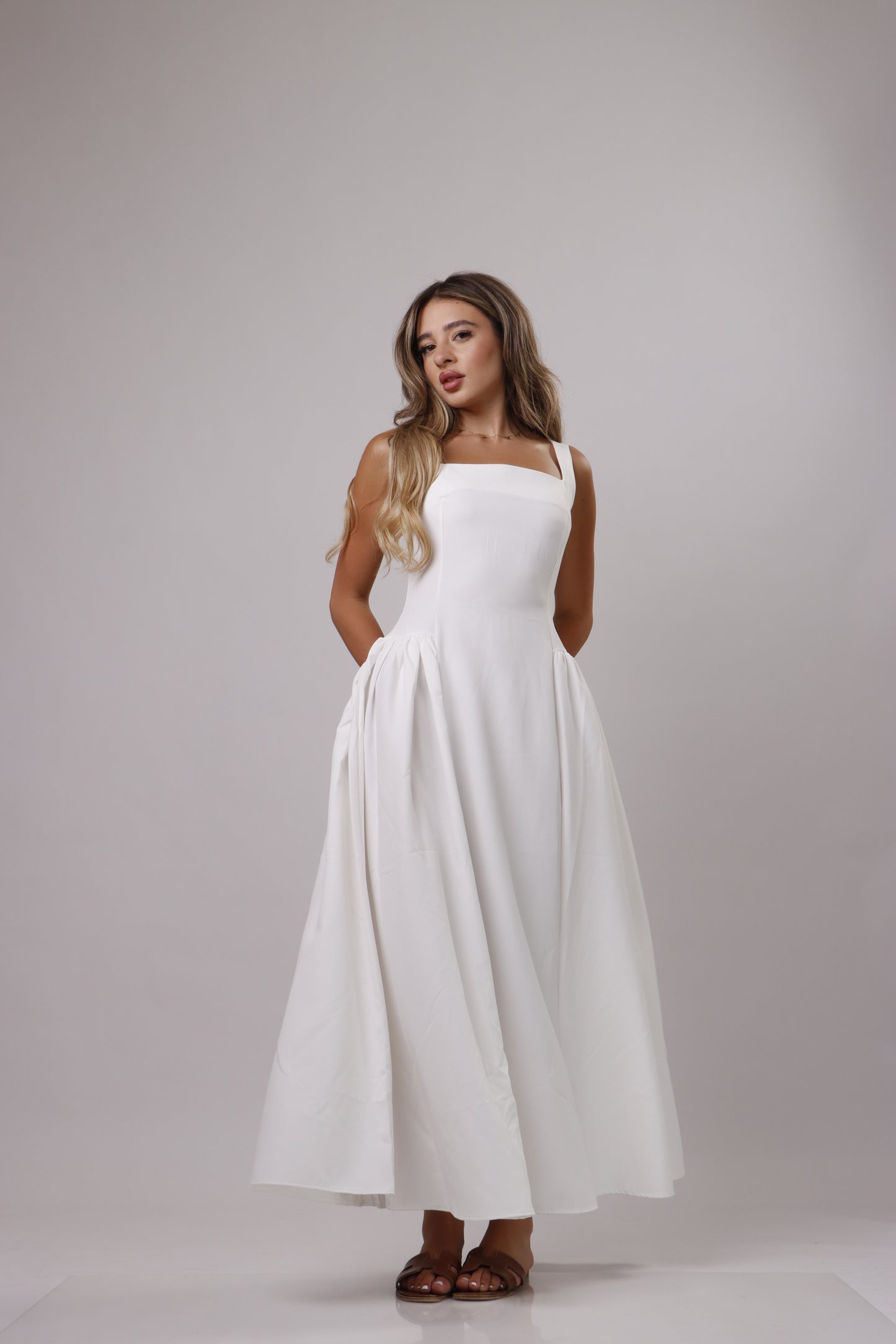 Waist fitted midi dress