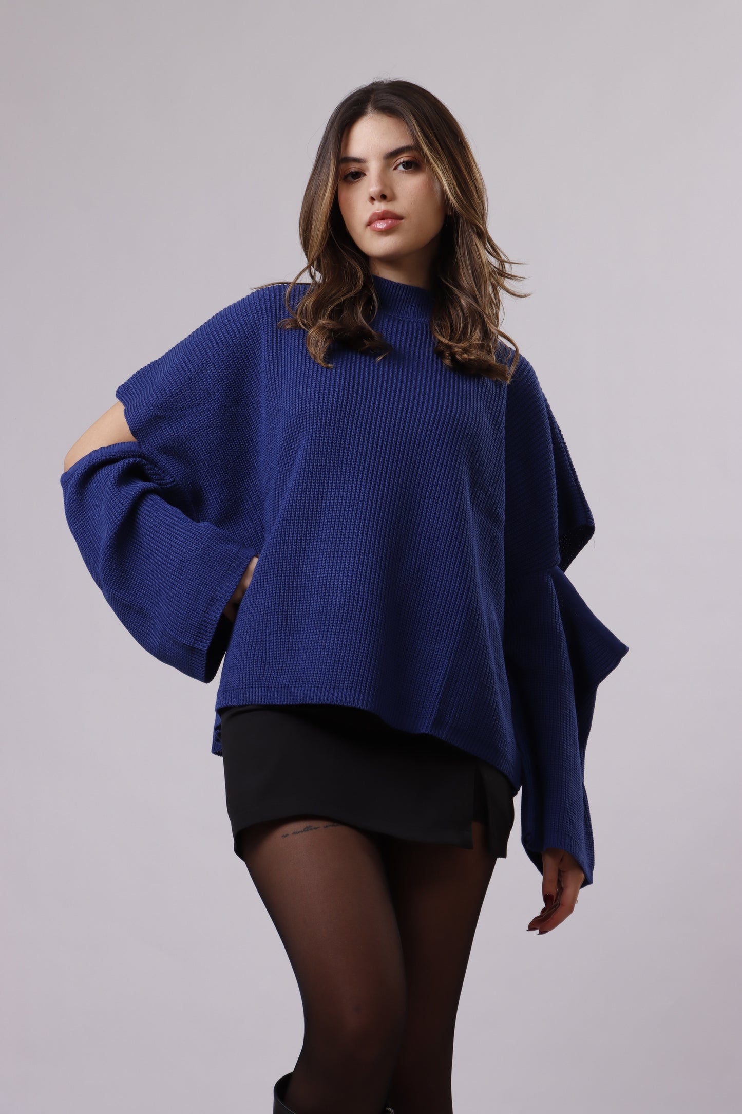 Elbow cut out wool top