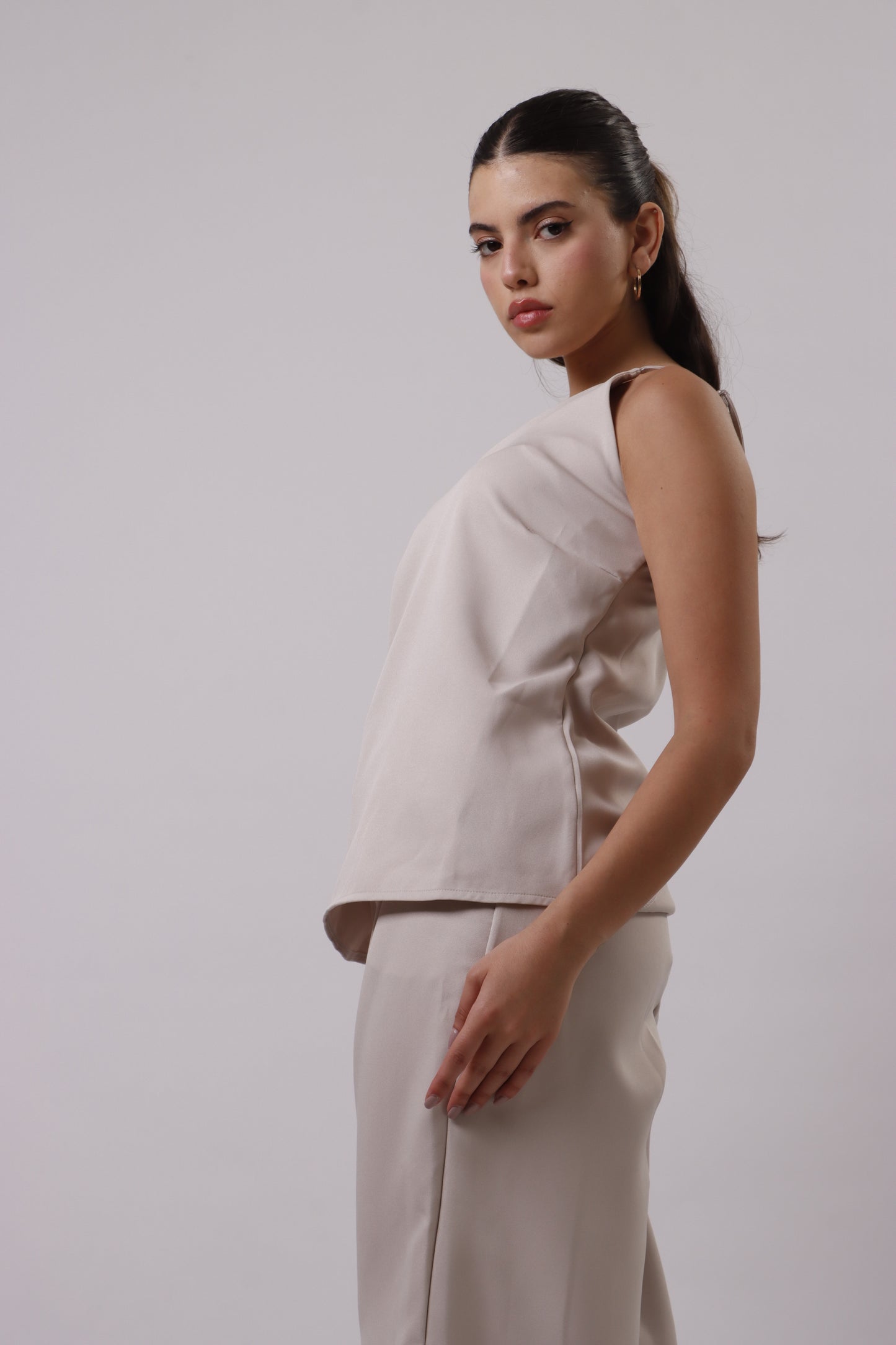 Asymmetric shoulder set