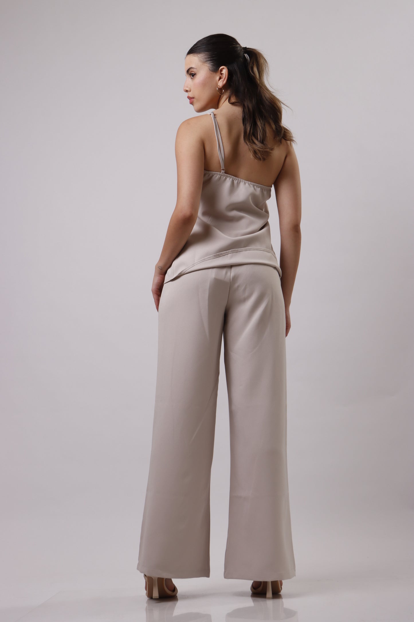 Asymmetric shoulder set