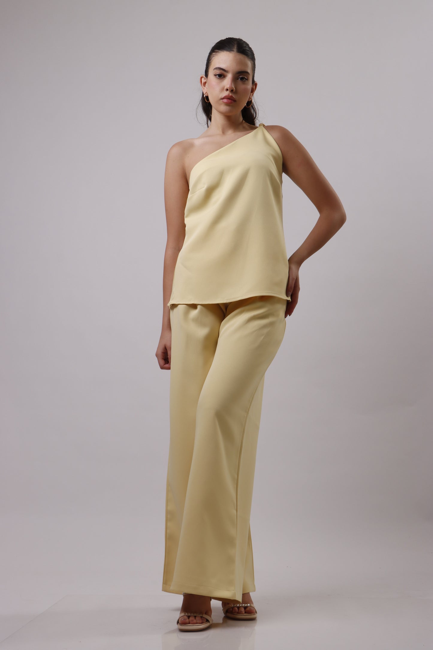 Asymmetric shoulder set
