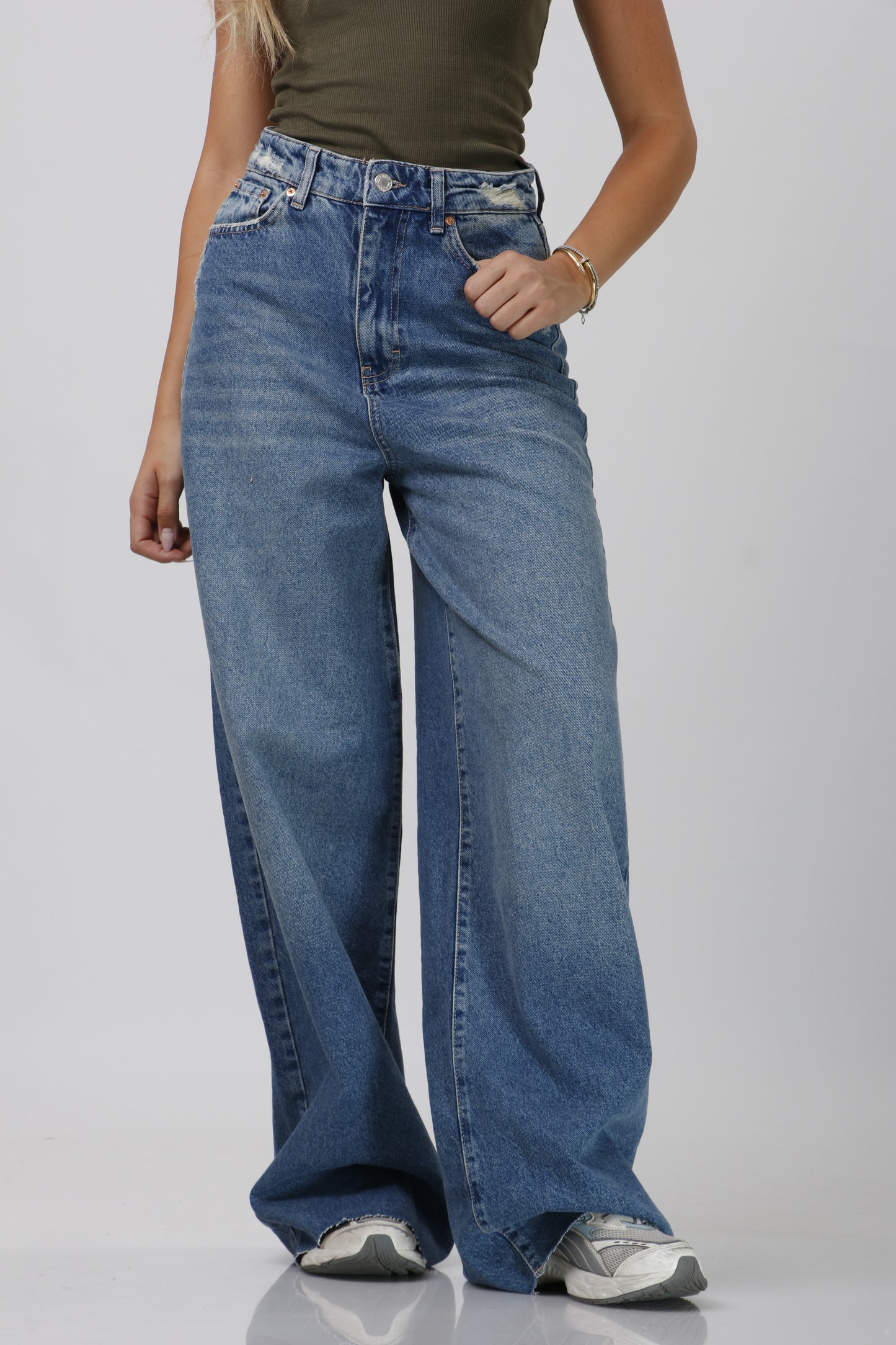 High-waist jeans