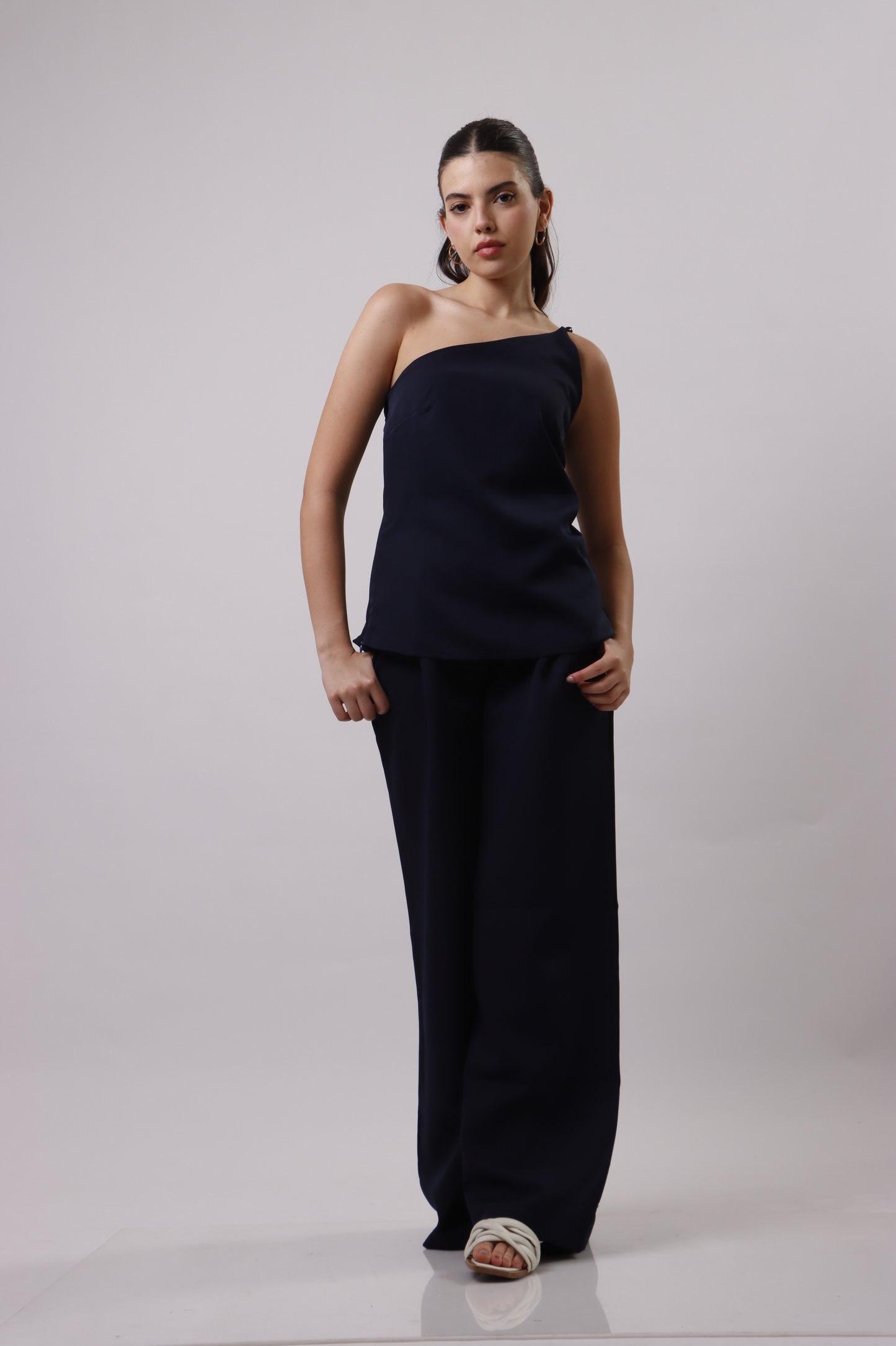Asymmetric shoulder set