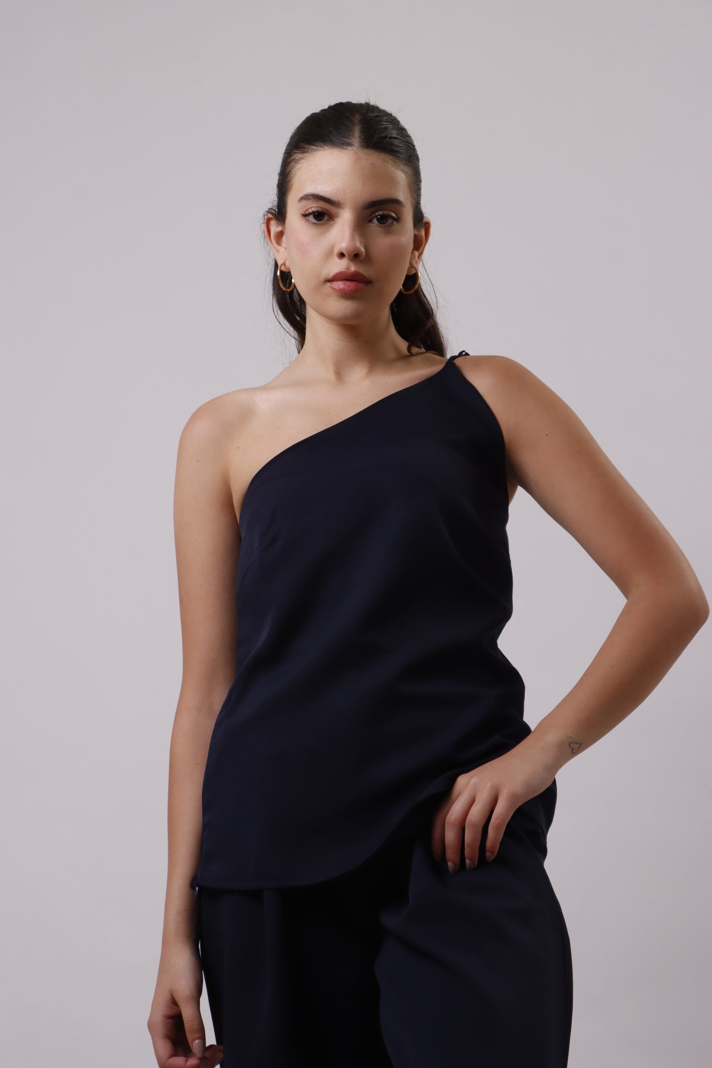 Asymmetric shoulder set