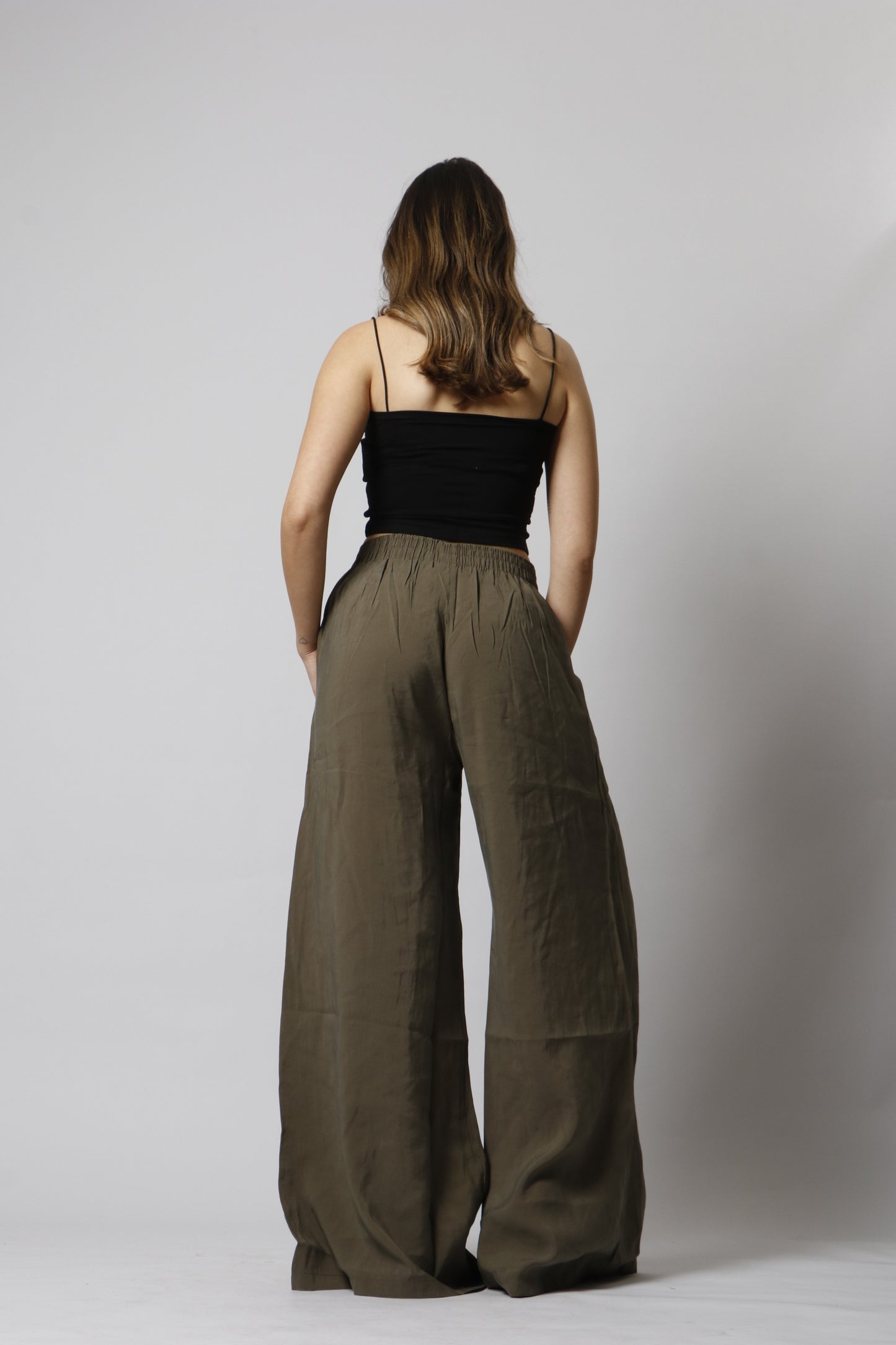 Wide-leg pant