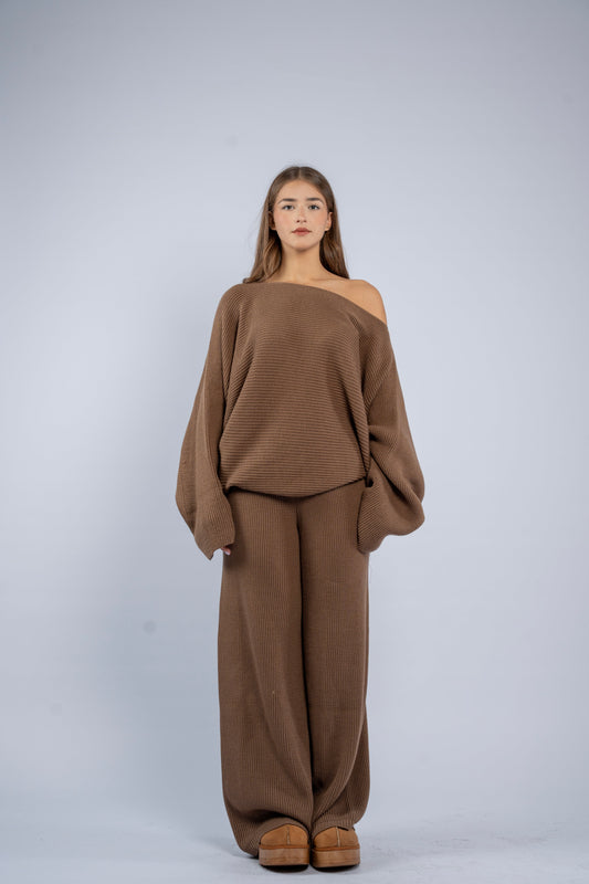 Asymmetrical shoulder knit set