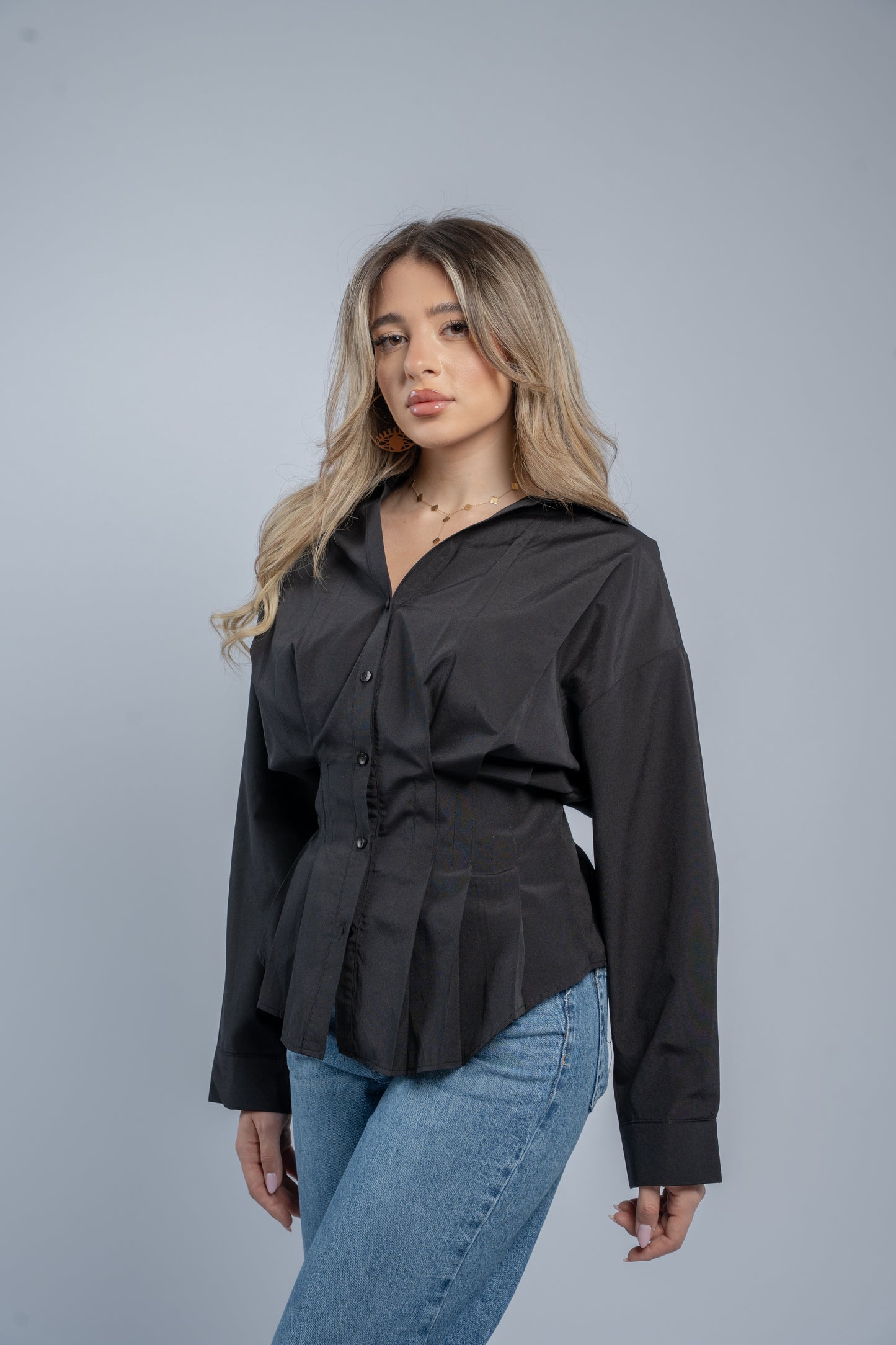 Waist- fitted shirt
