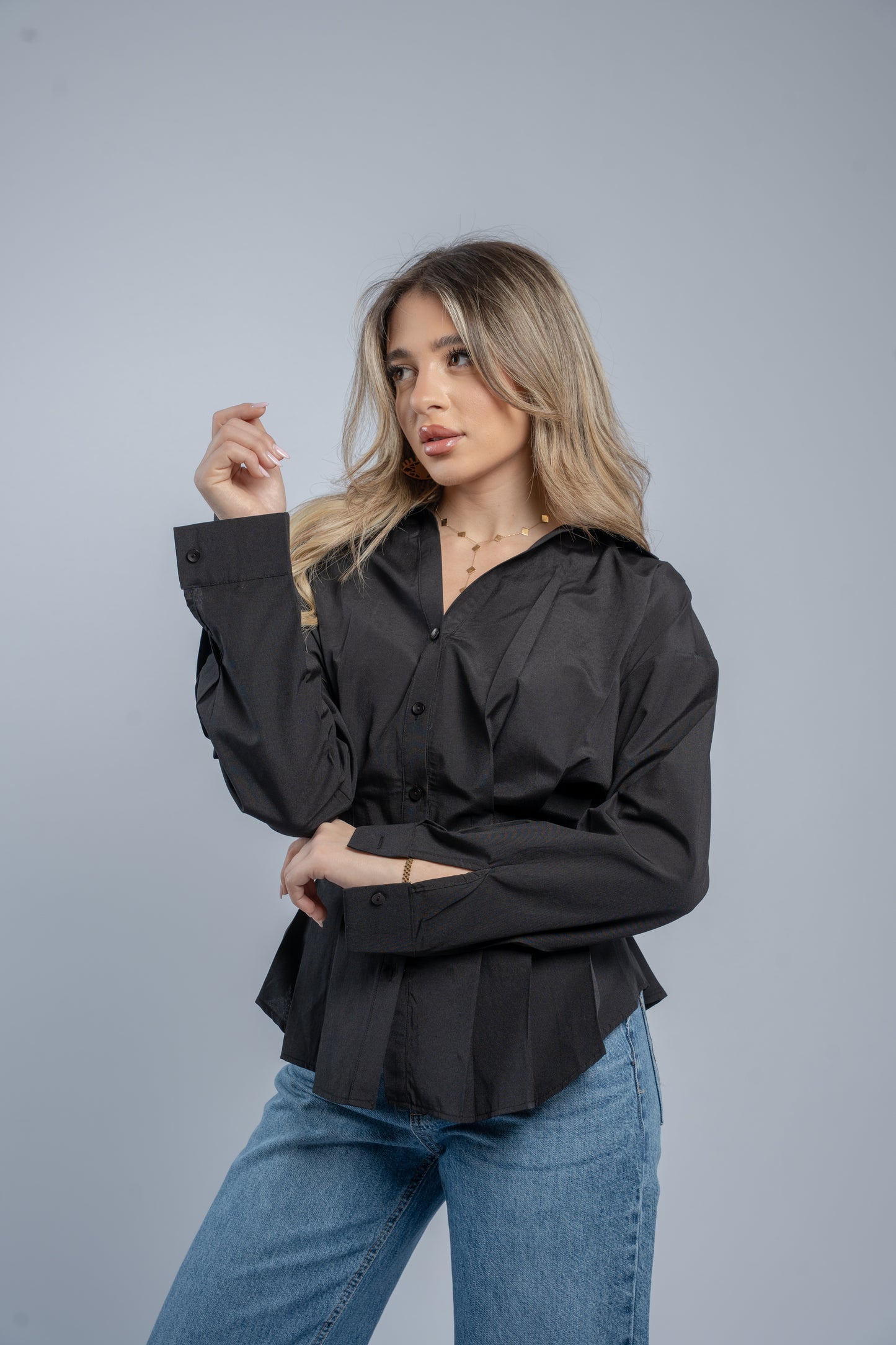 Waist- fitted shirt