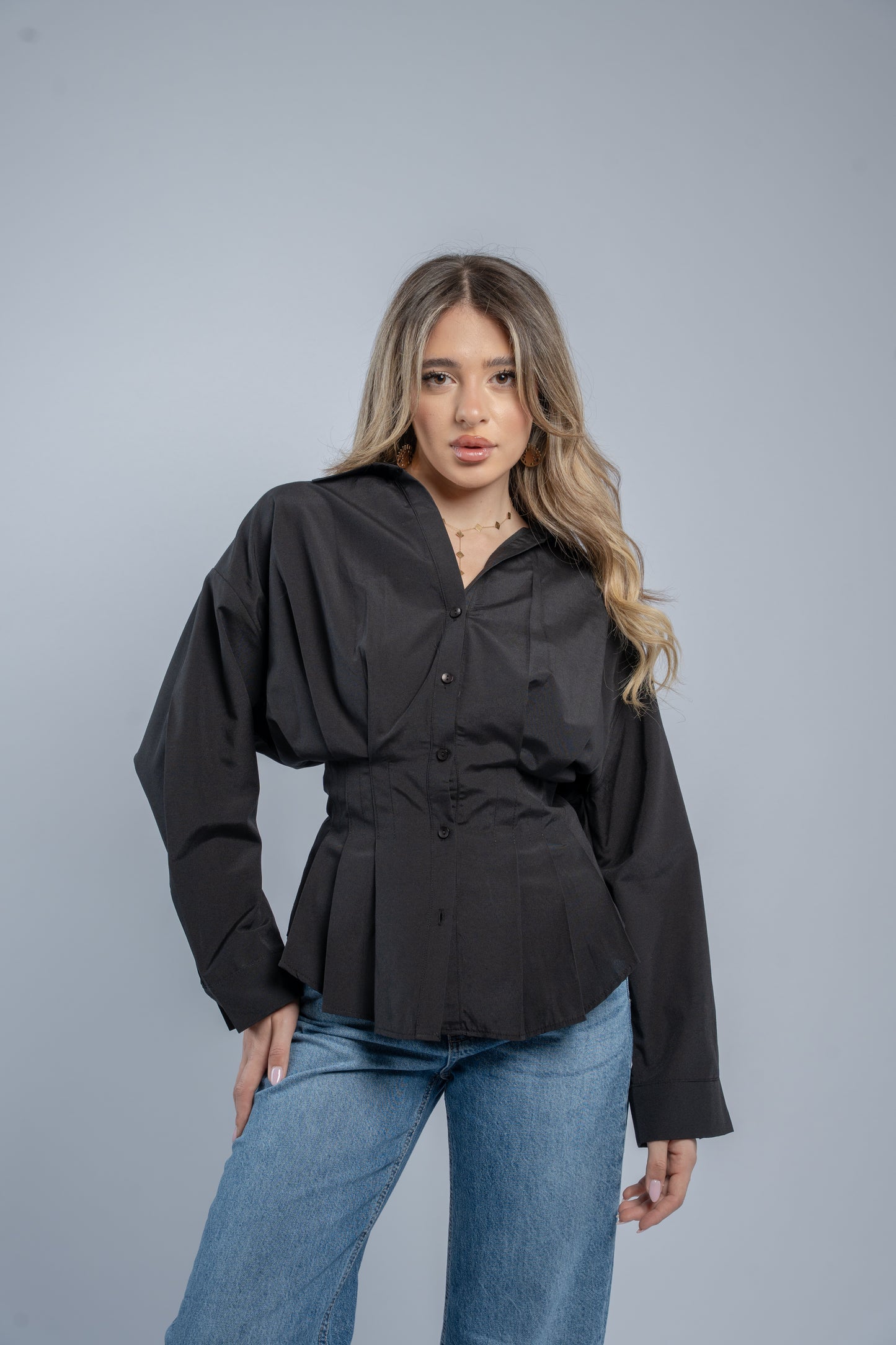 Waist- fitted shirt