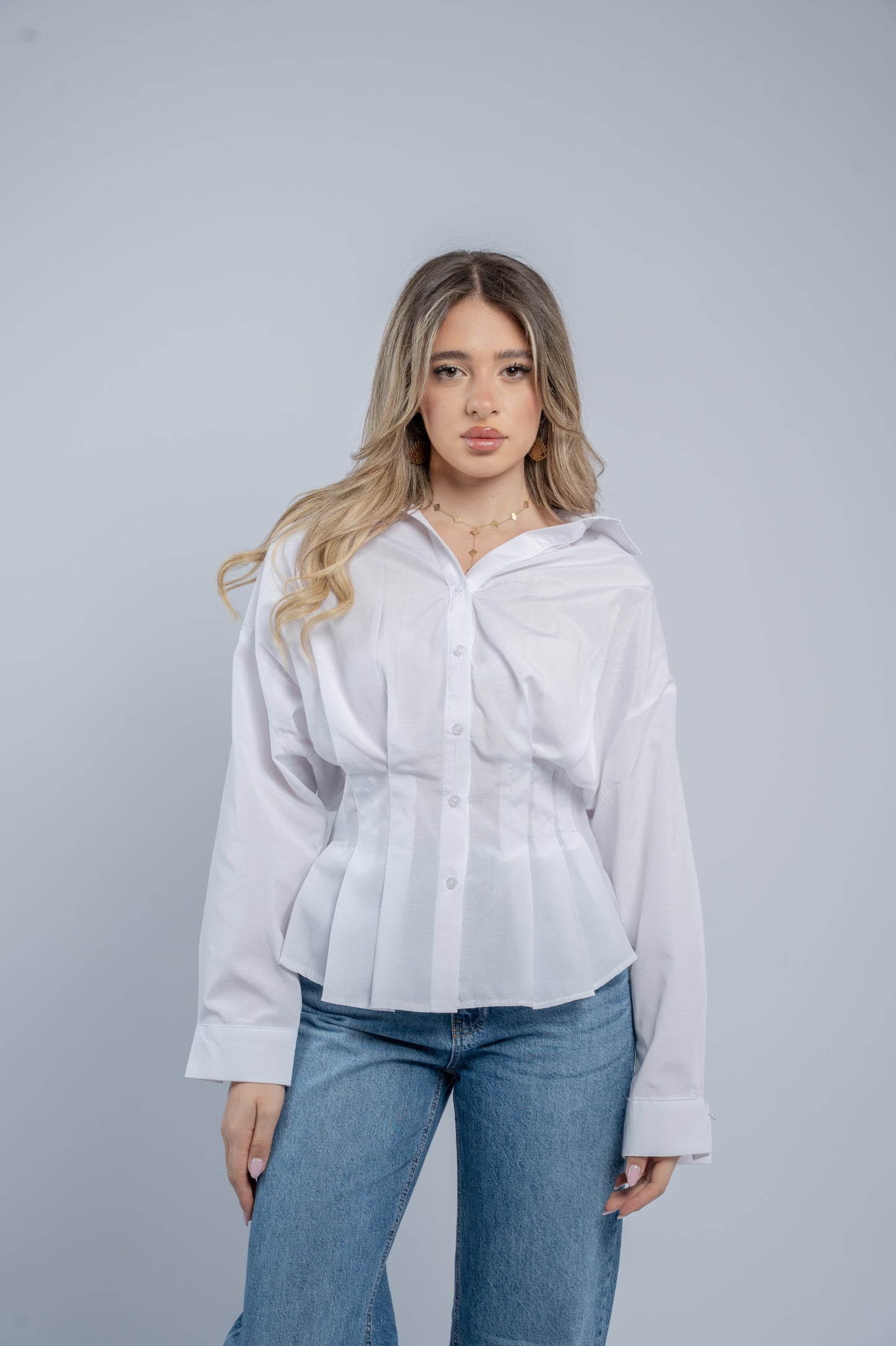Waist- fitted shirt