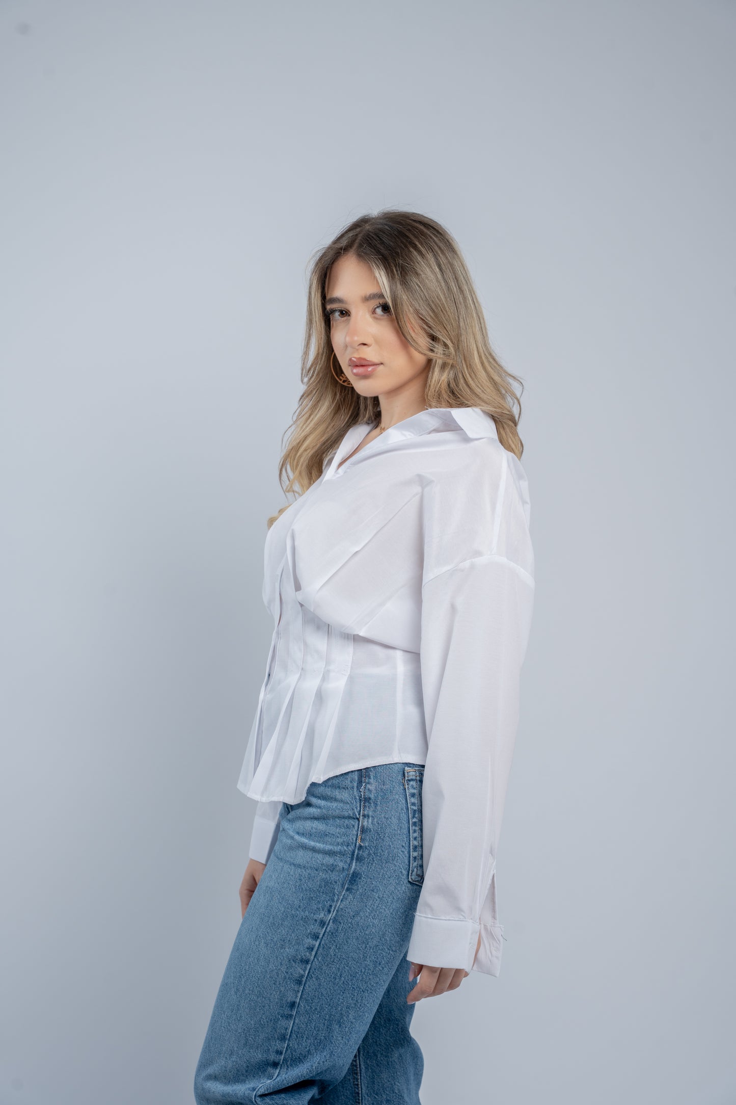 Waist- fitted shirt