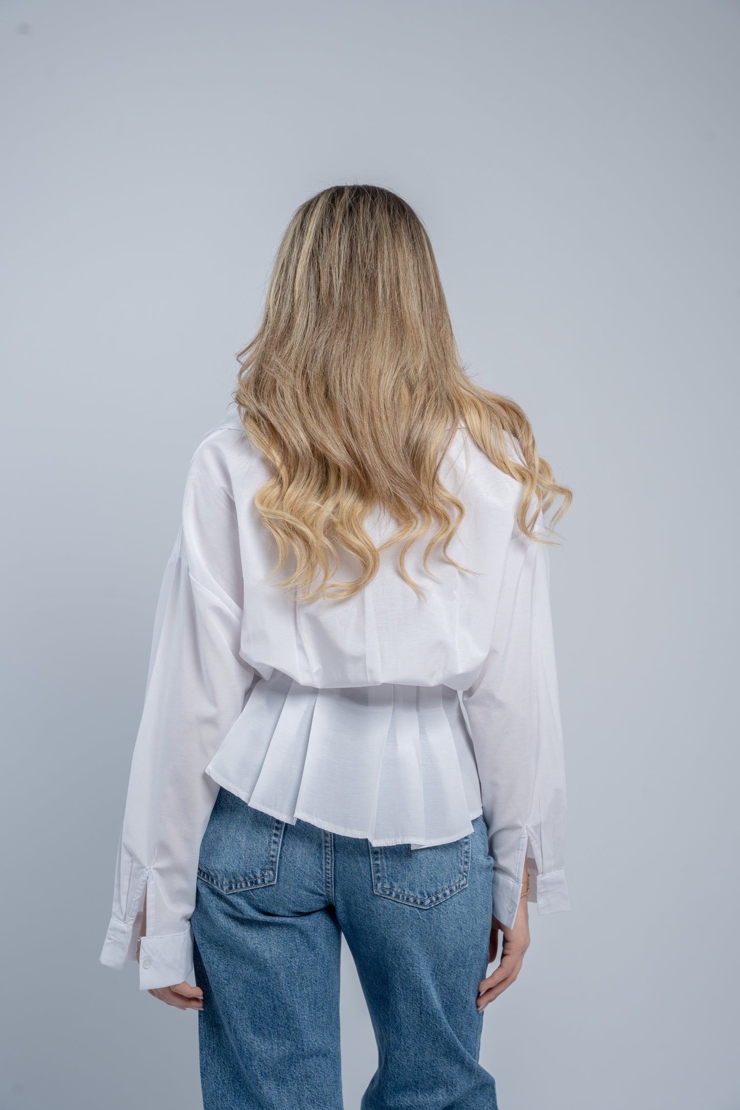 Waist- fitted shirt