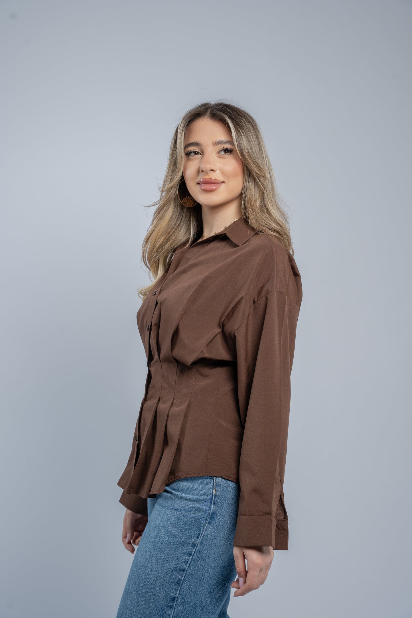Waist- fitted shirt