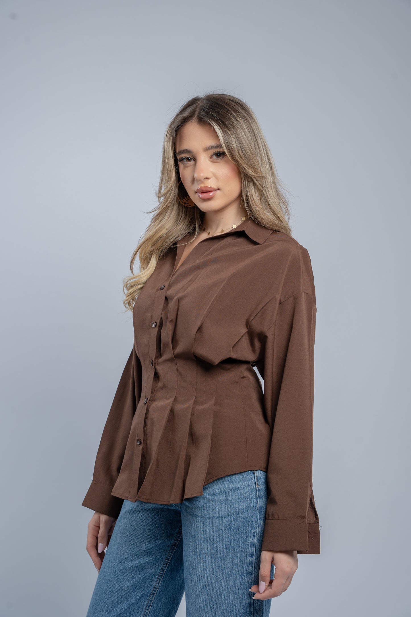 Waist- fitted shirt