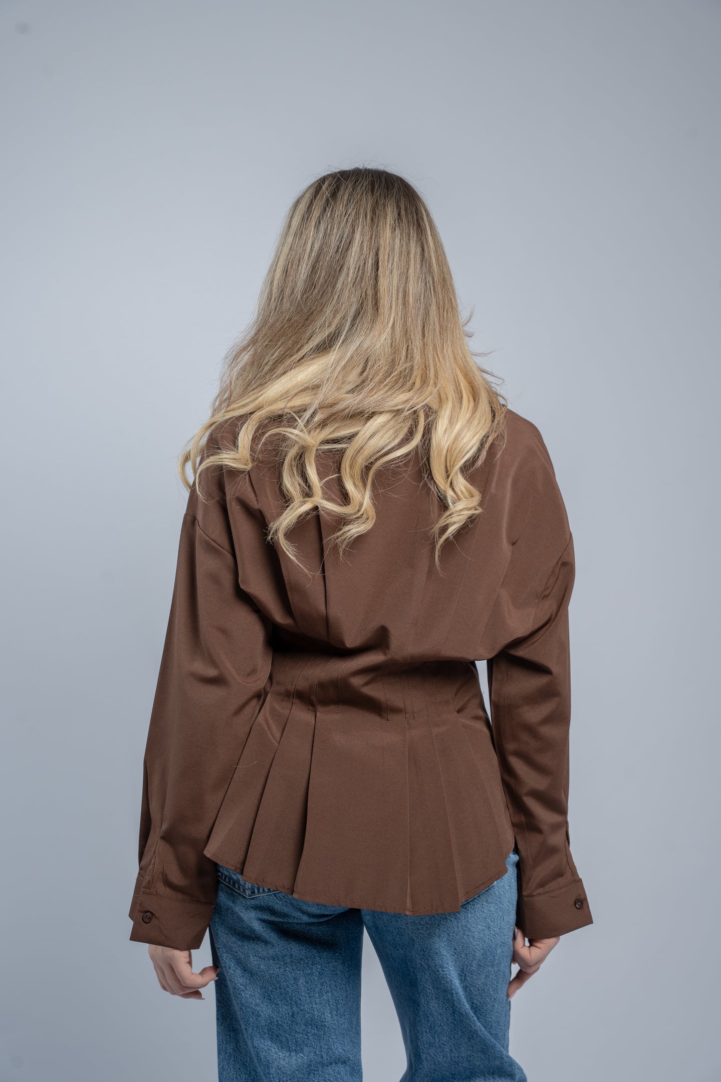 Waist- fitted shirt