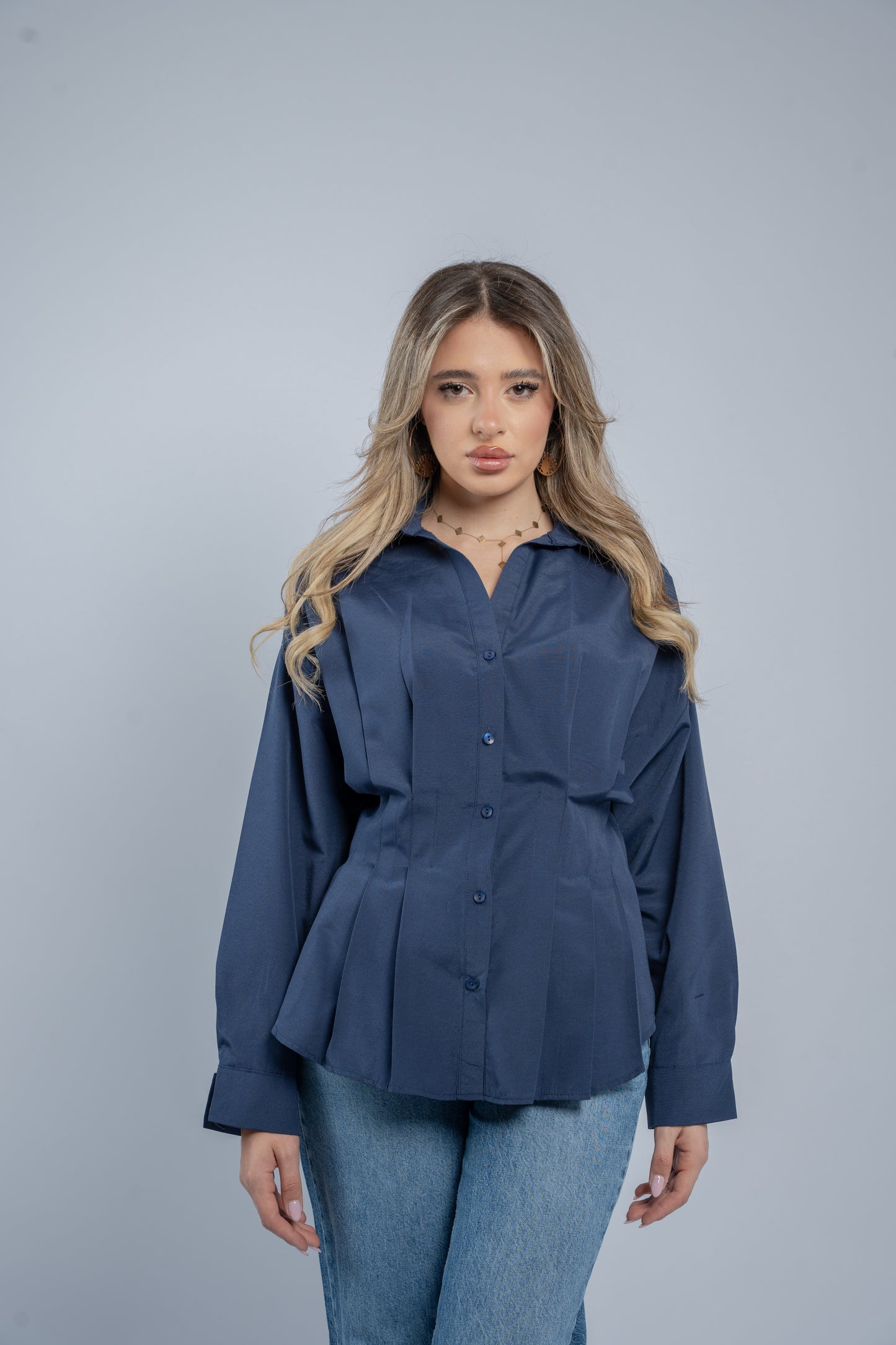 Waist- fitted shirt