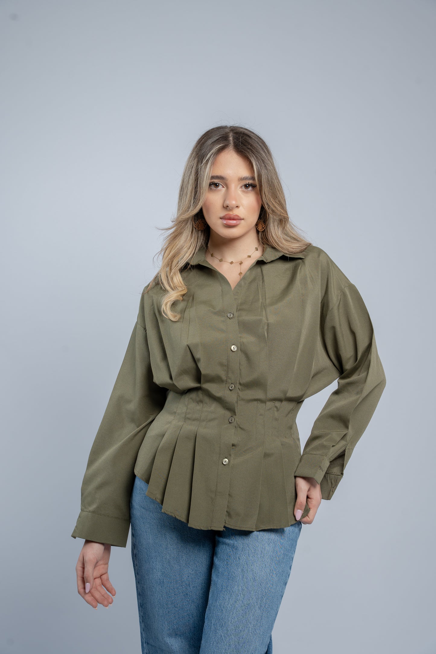 Waist- fitted shirt