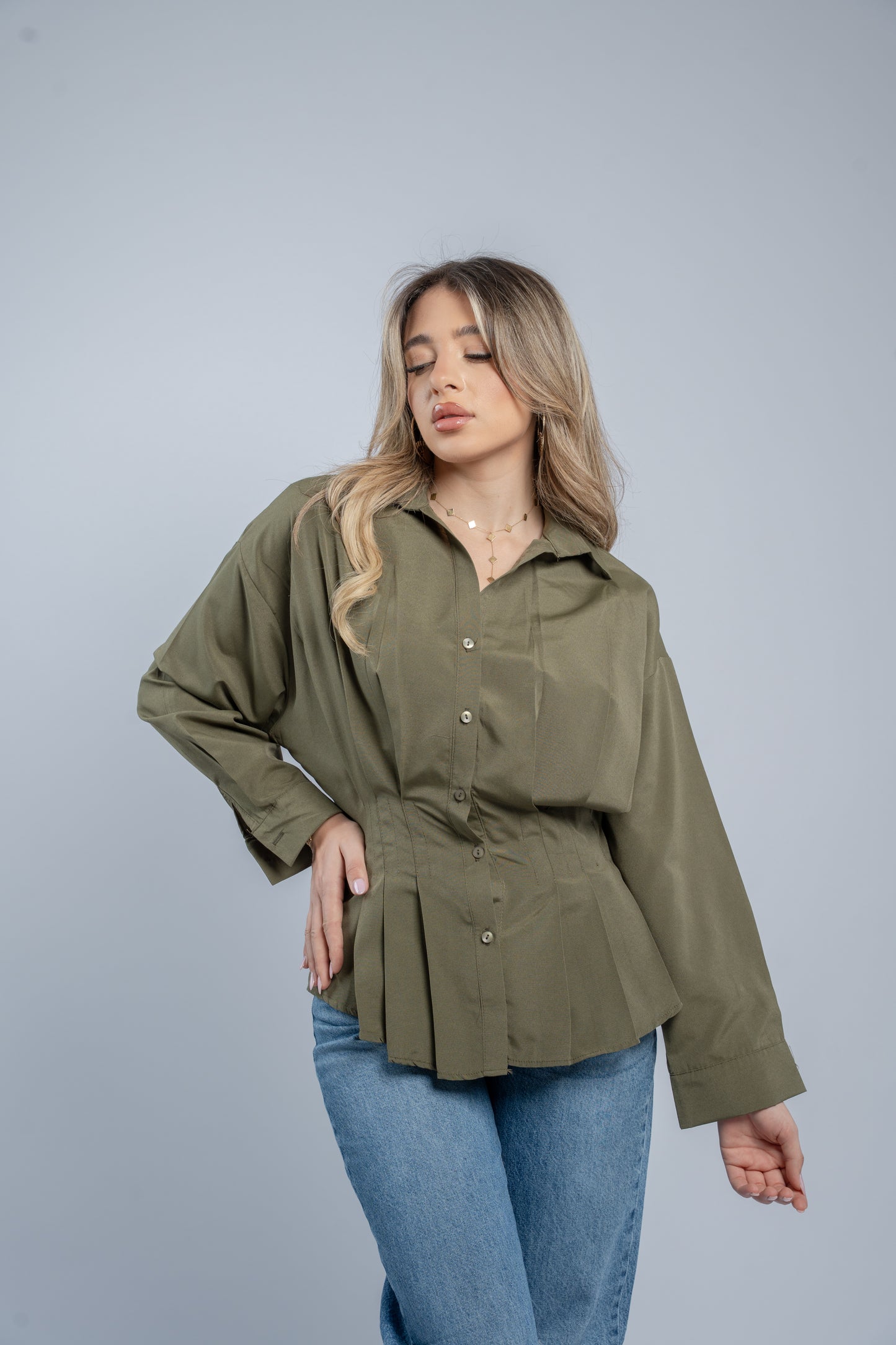 Waist- fitted shirt