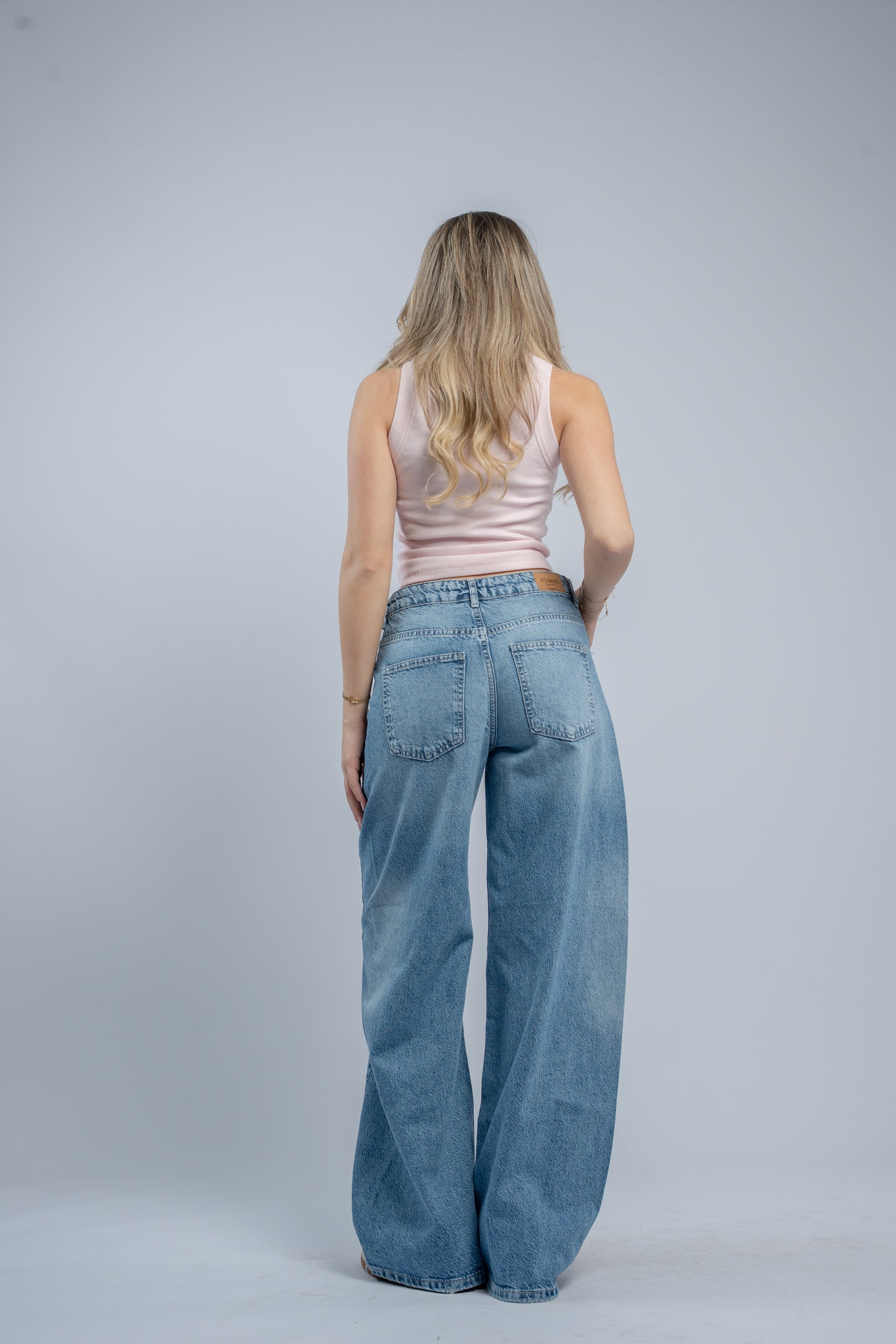 Low waist wide leg jeans
