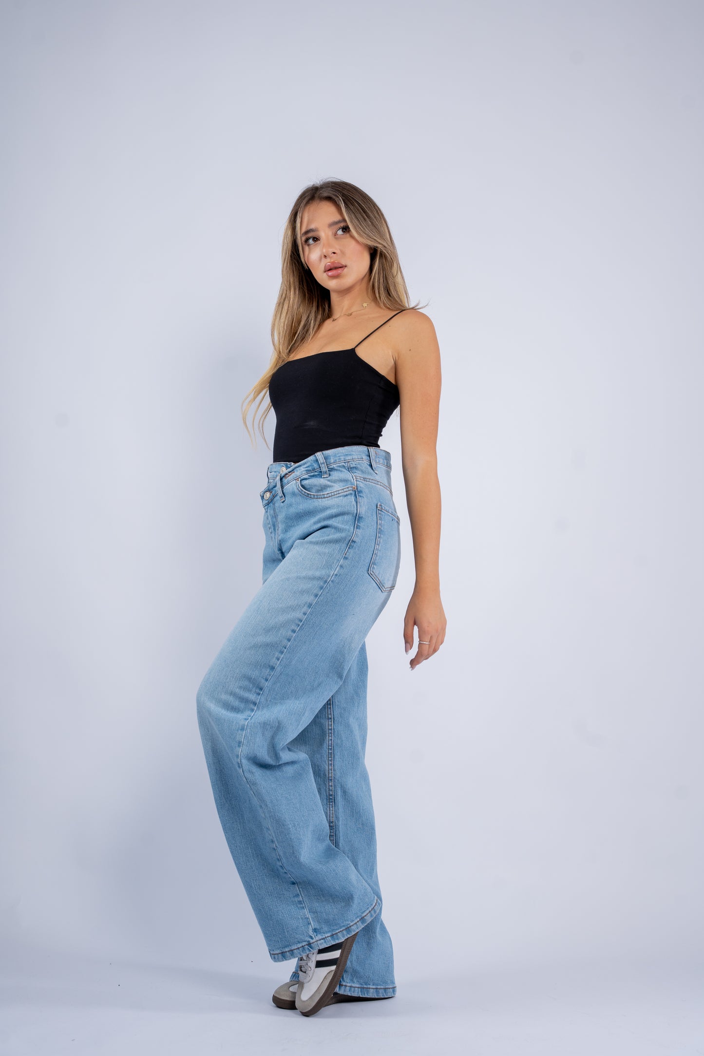Crossover wide leg jeans