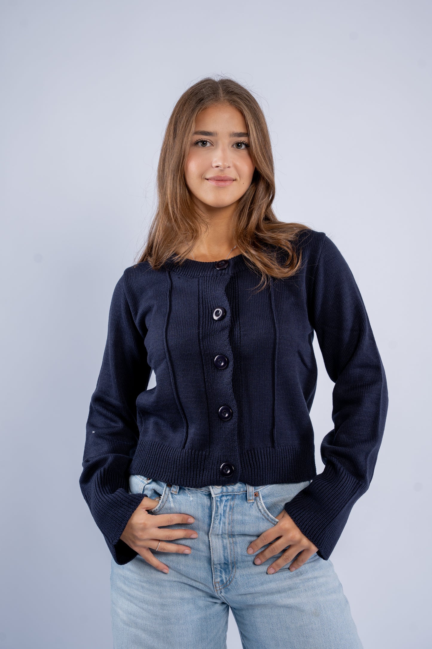 Fitted cardigan with buttons