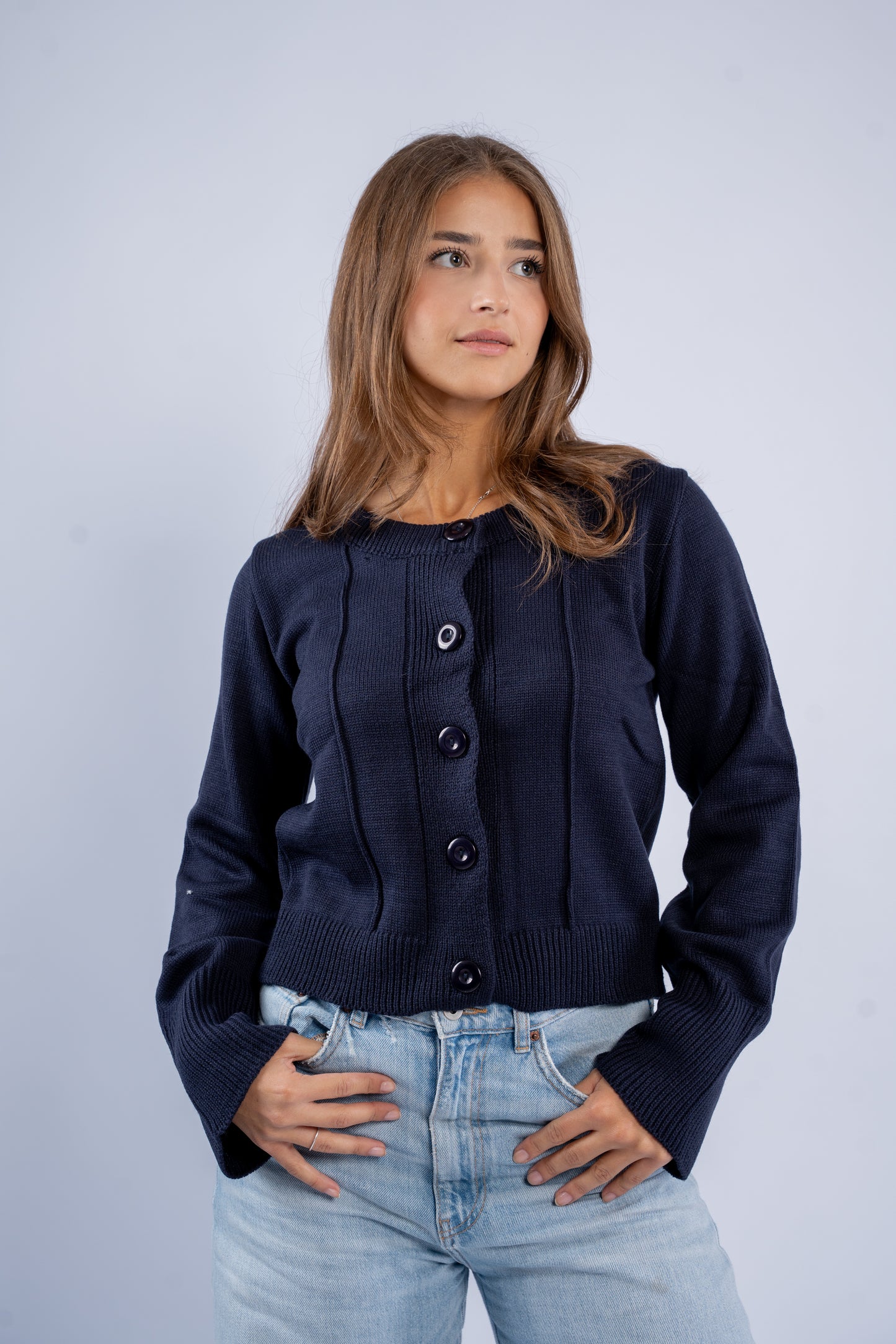 Fitted cardigan with buttons