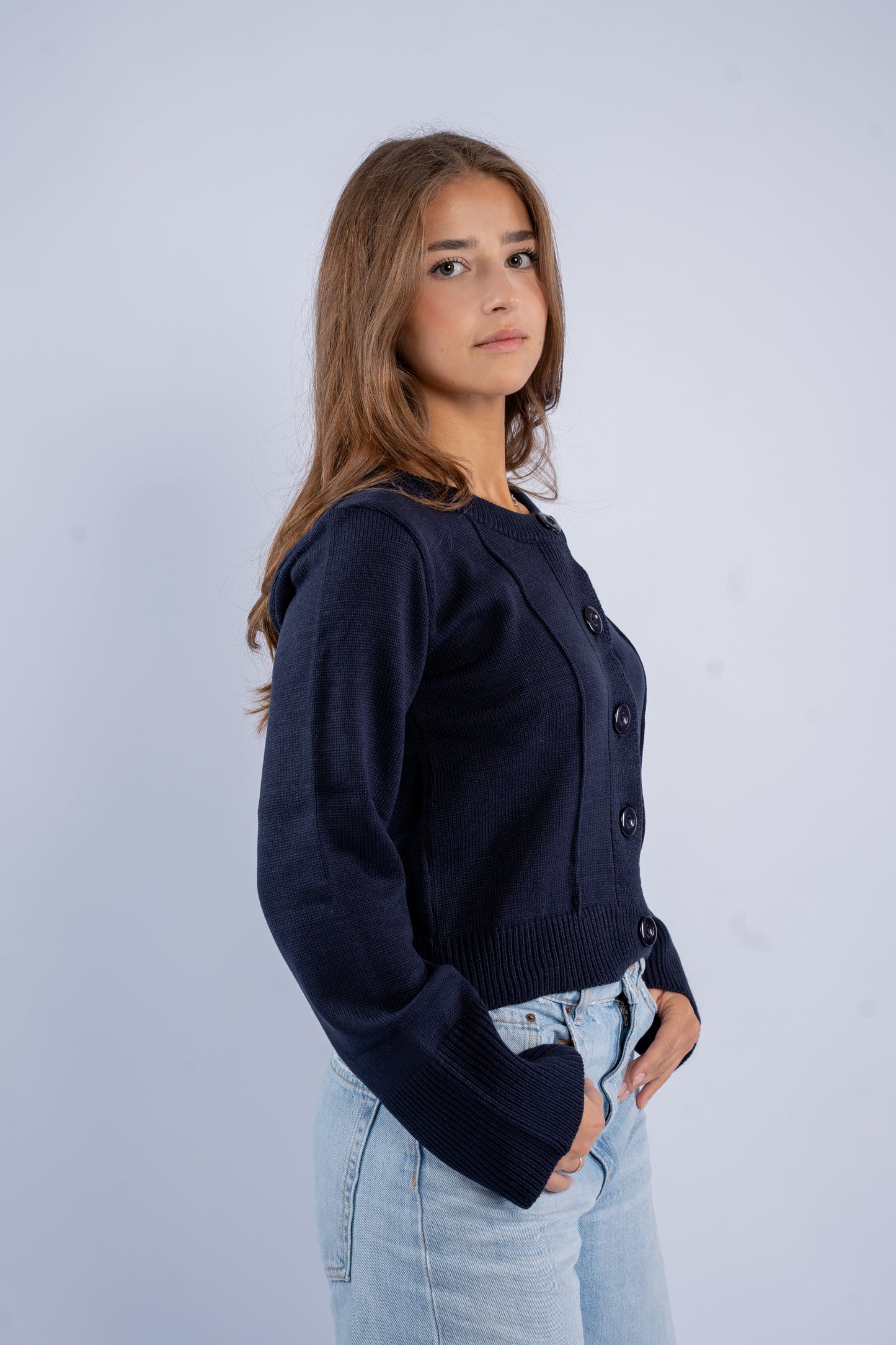 Fitted cardigan with buttons
