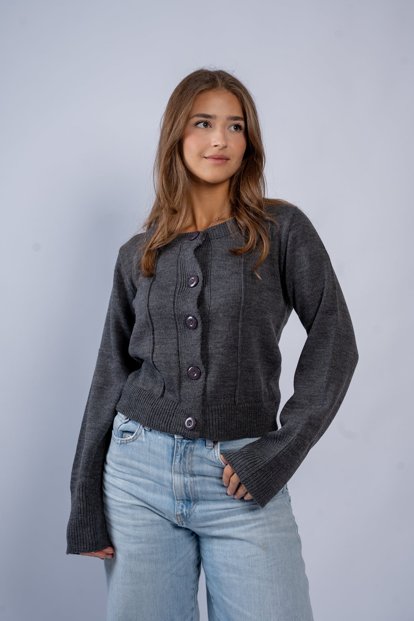 Fitted cardigan with buttons