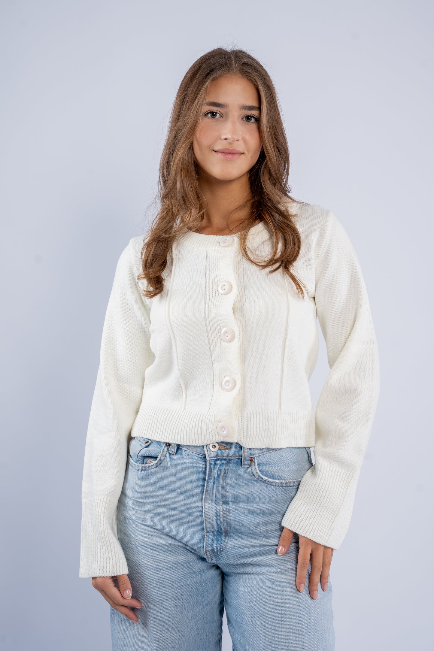 Fitted cardigan with buttons