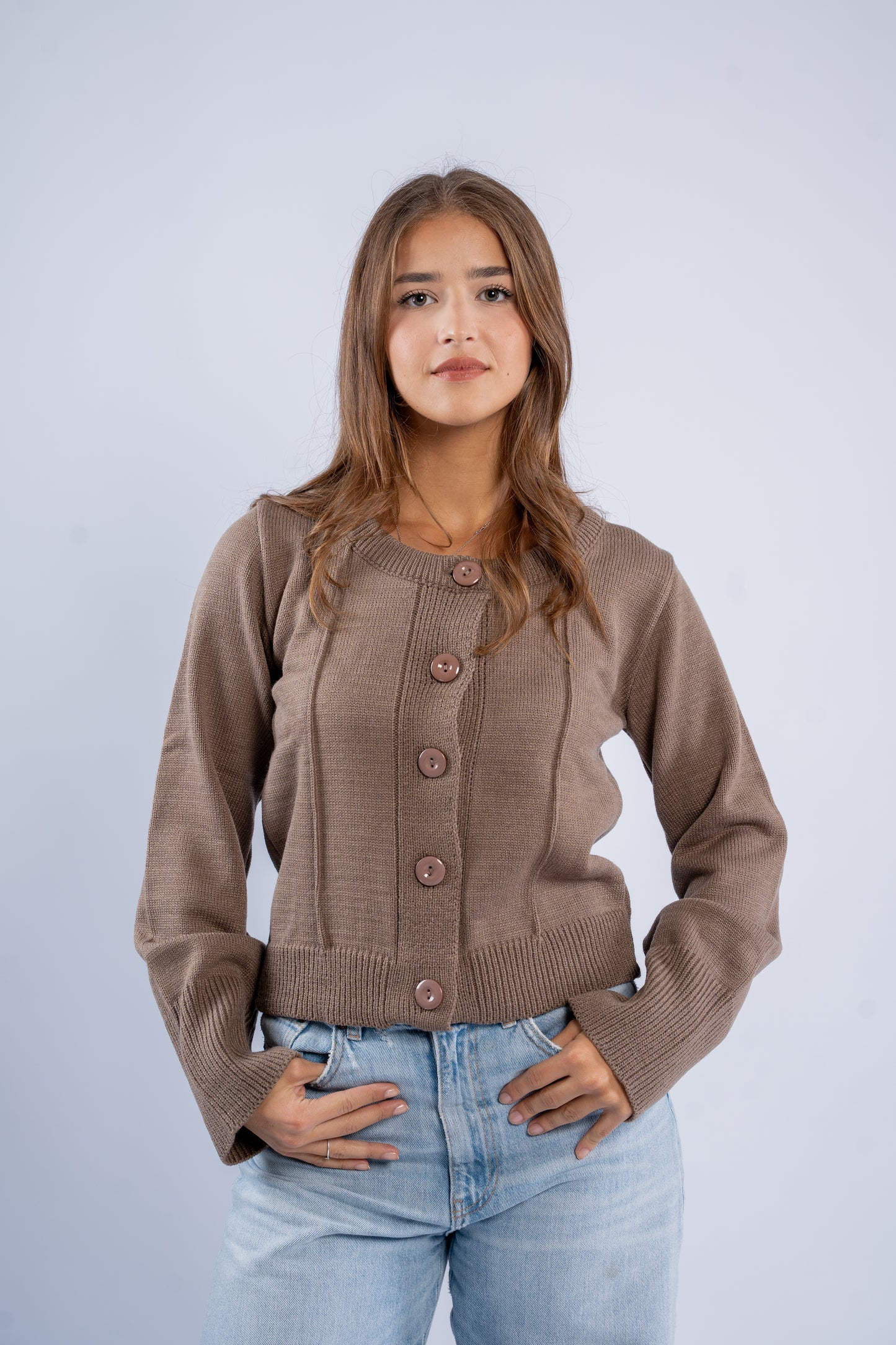 Fitted cardigan with buttons