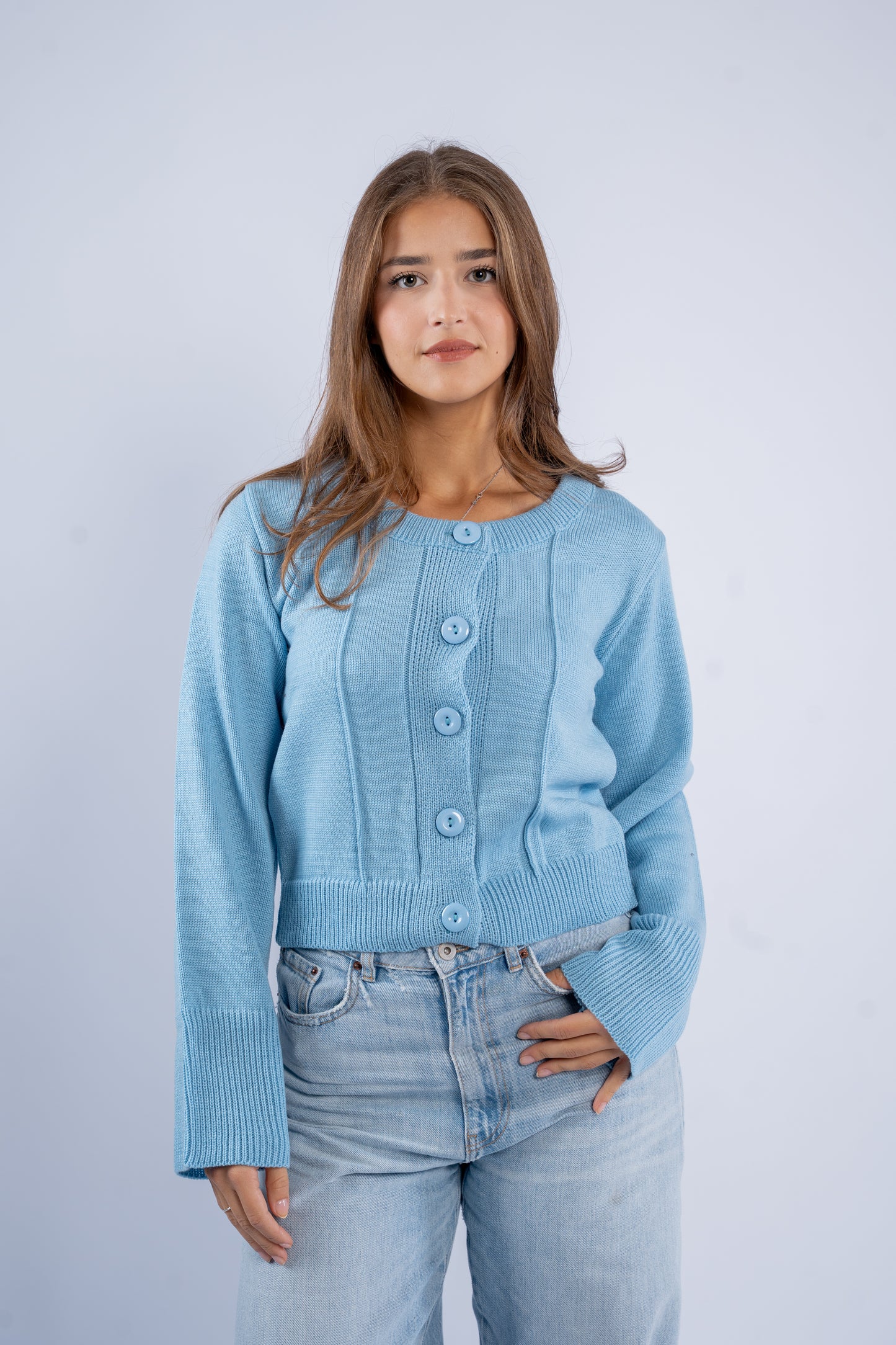 Fitted cardigan with buttons