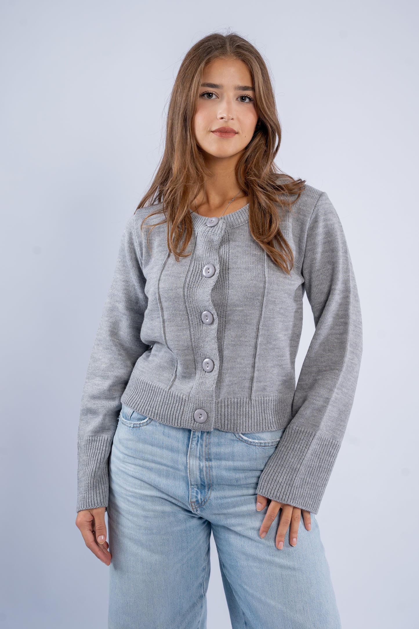 Fitted cardigan with buttons