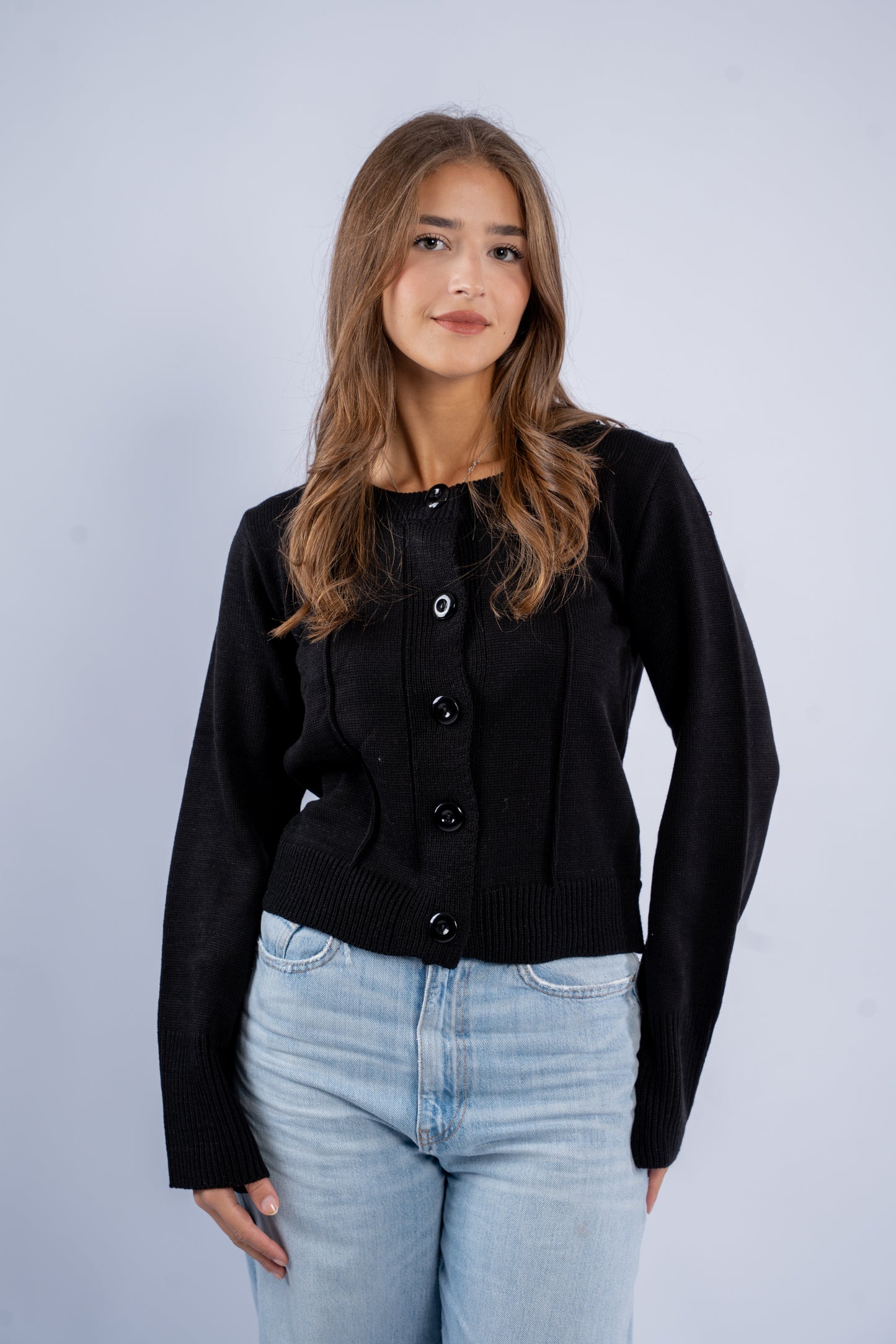 Fitted cardigan with buttons