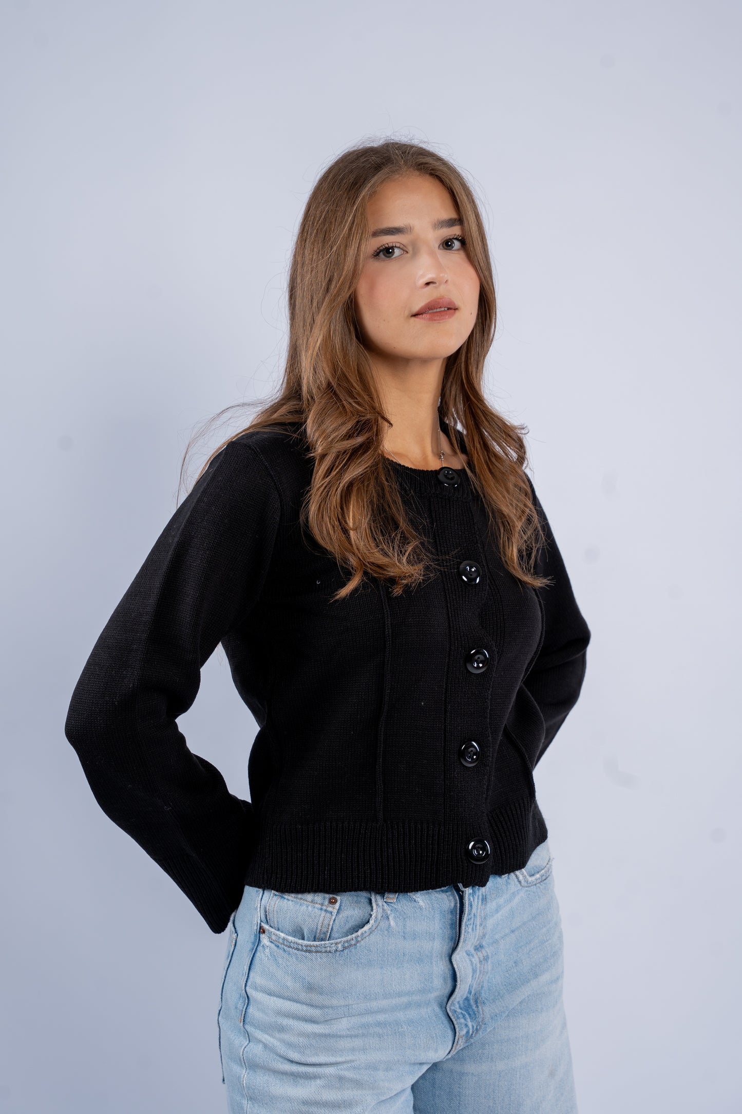 Fitted cardigan with buttons