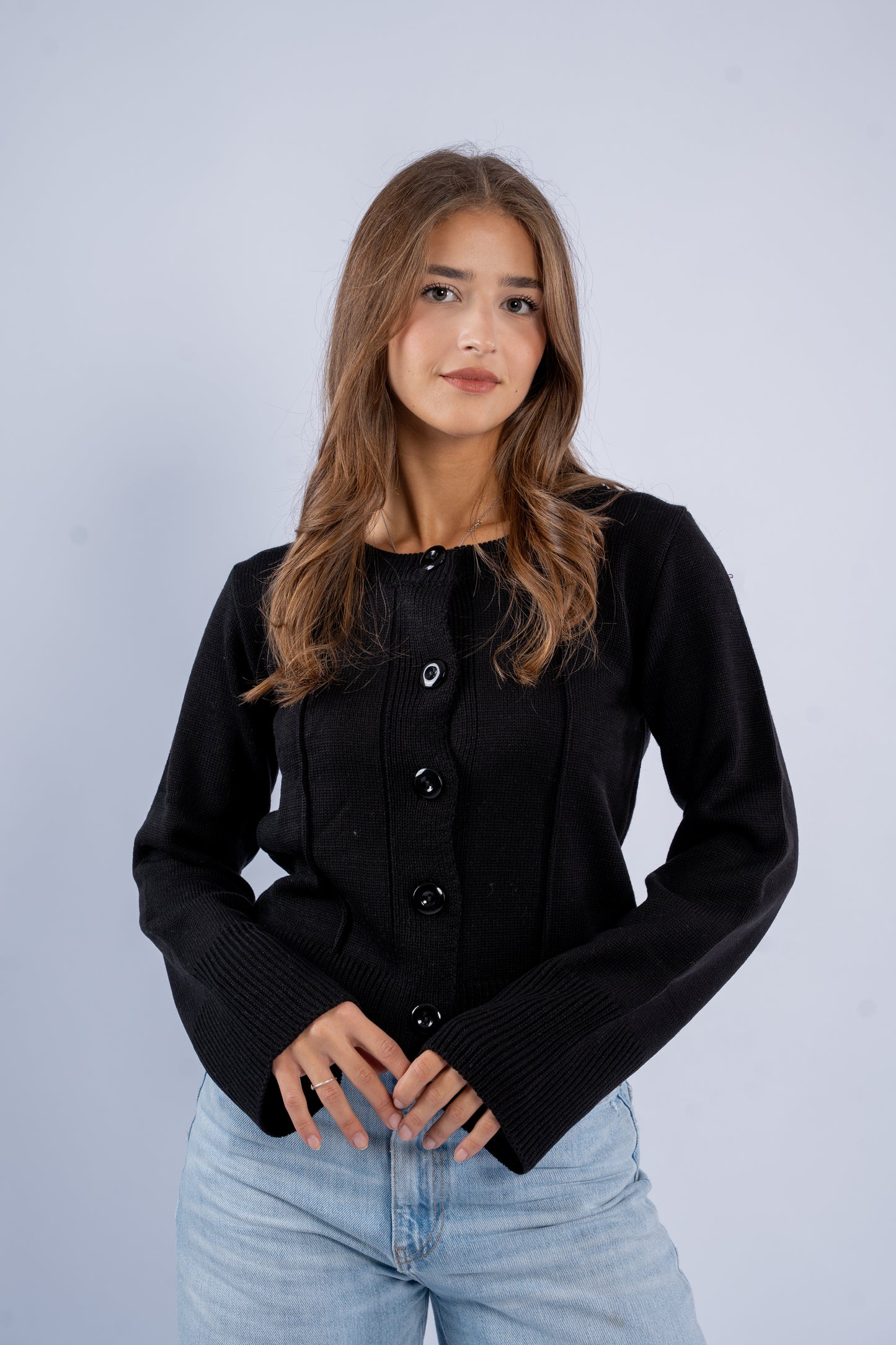 Fitted cardigan with buttons