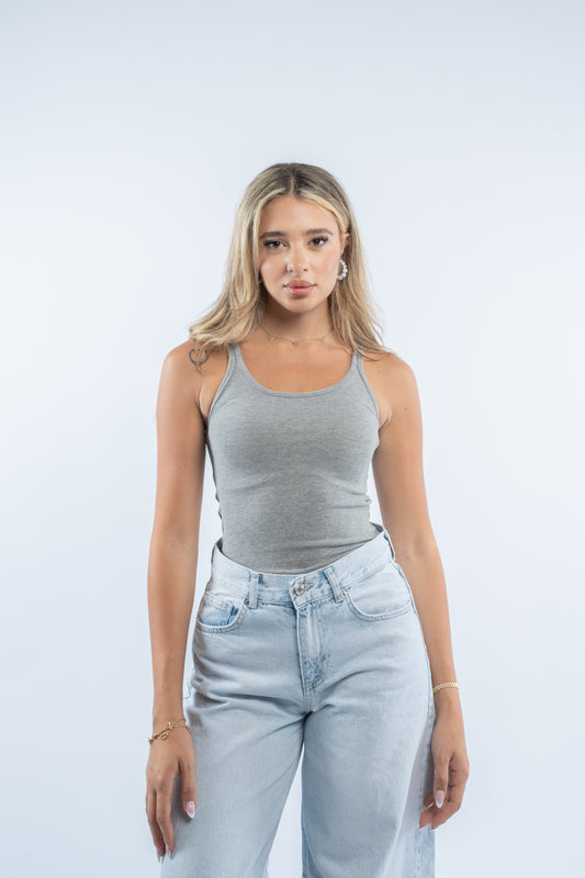 Shoulder- cut tank