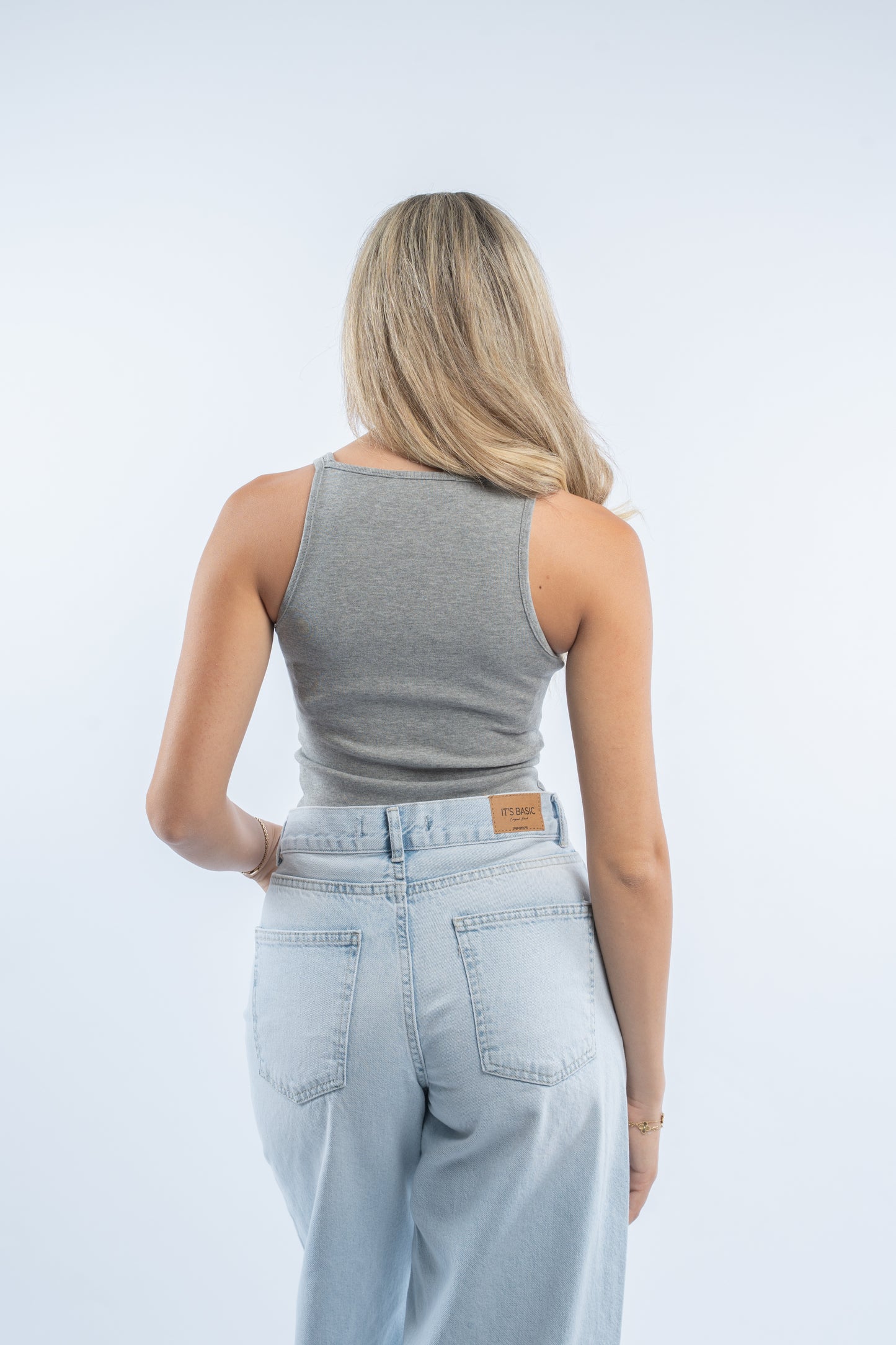 Shoulder- cut tank