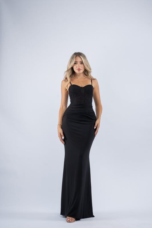 Noir lace dress