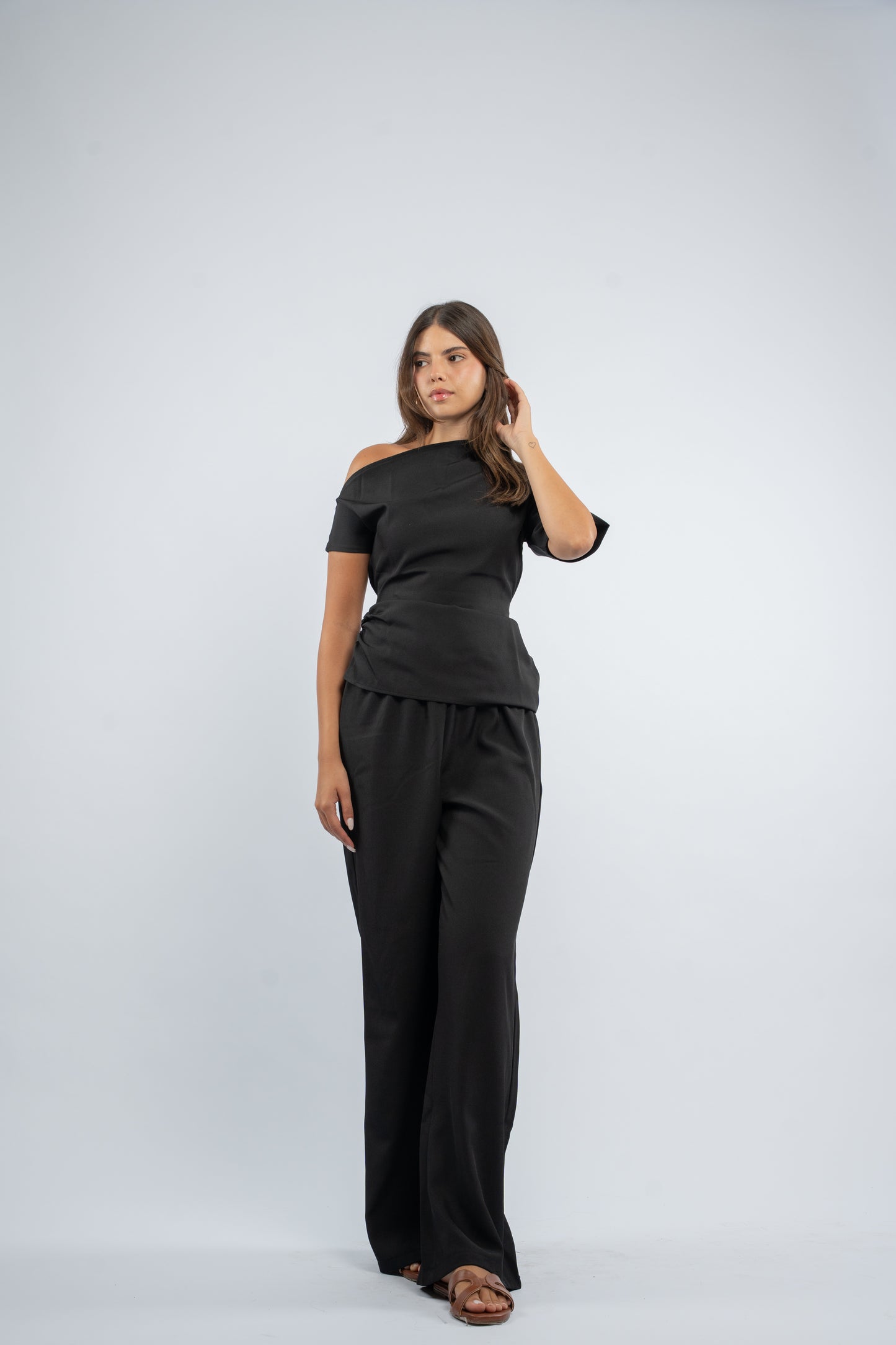 Asymmetric tie set
