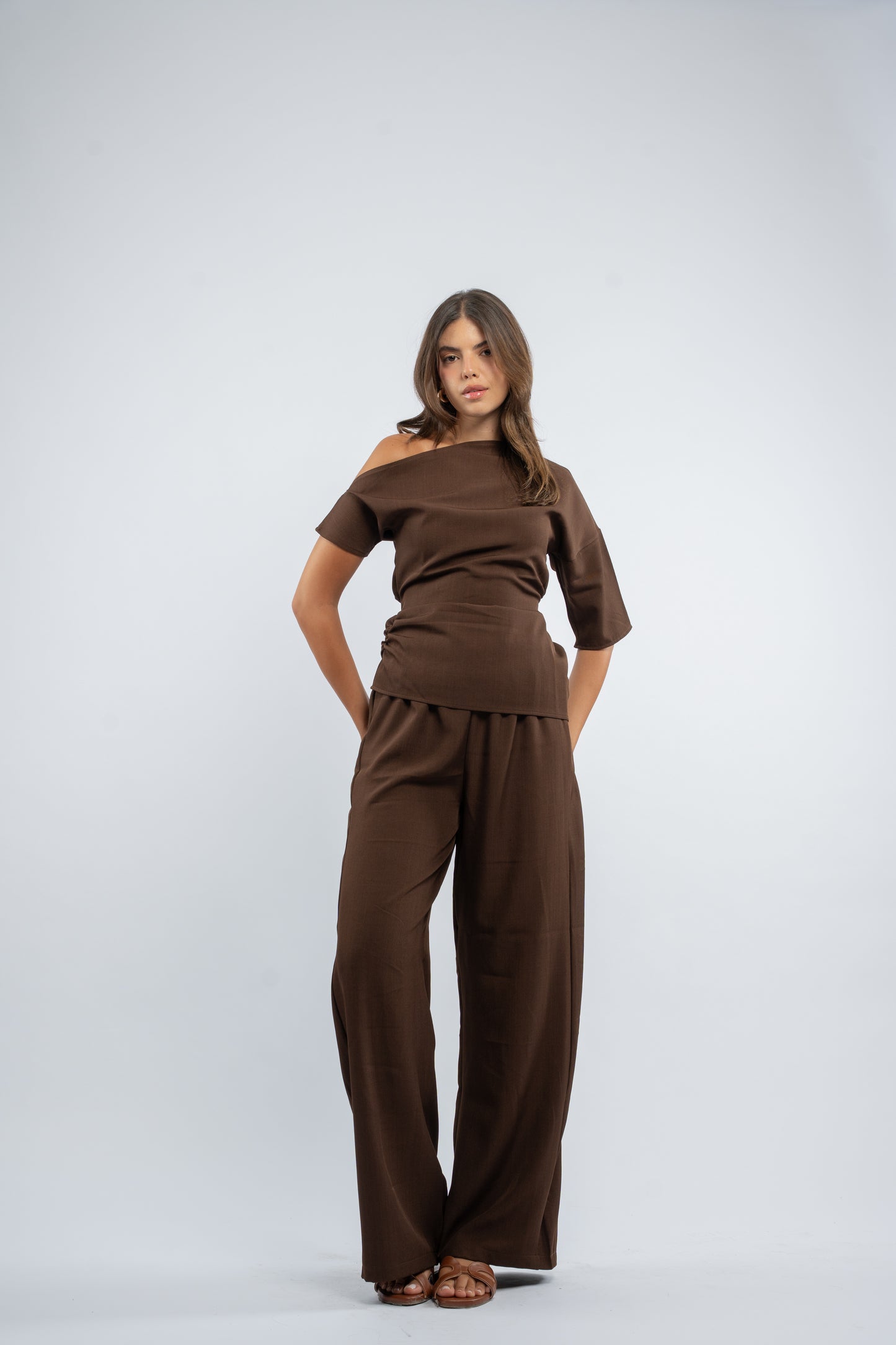 Asymmetric tie set