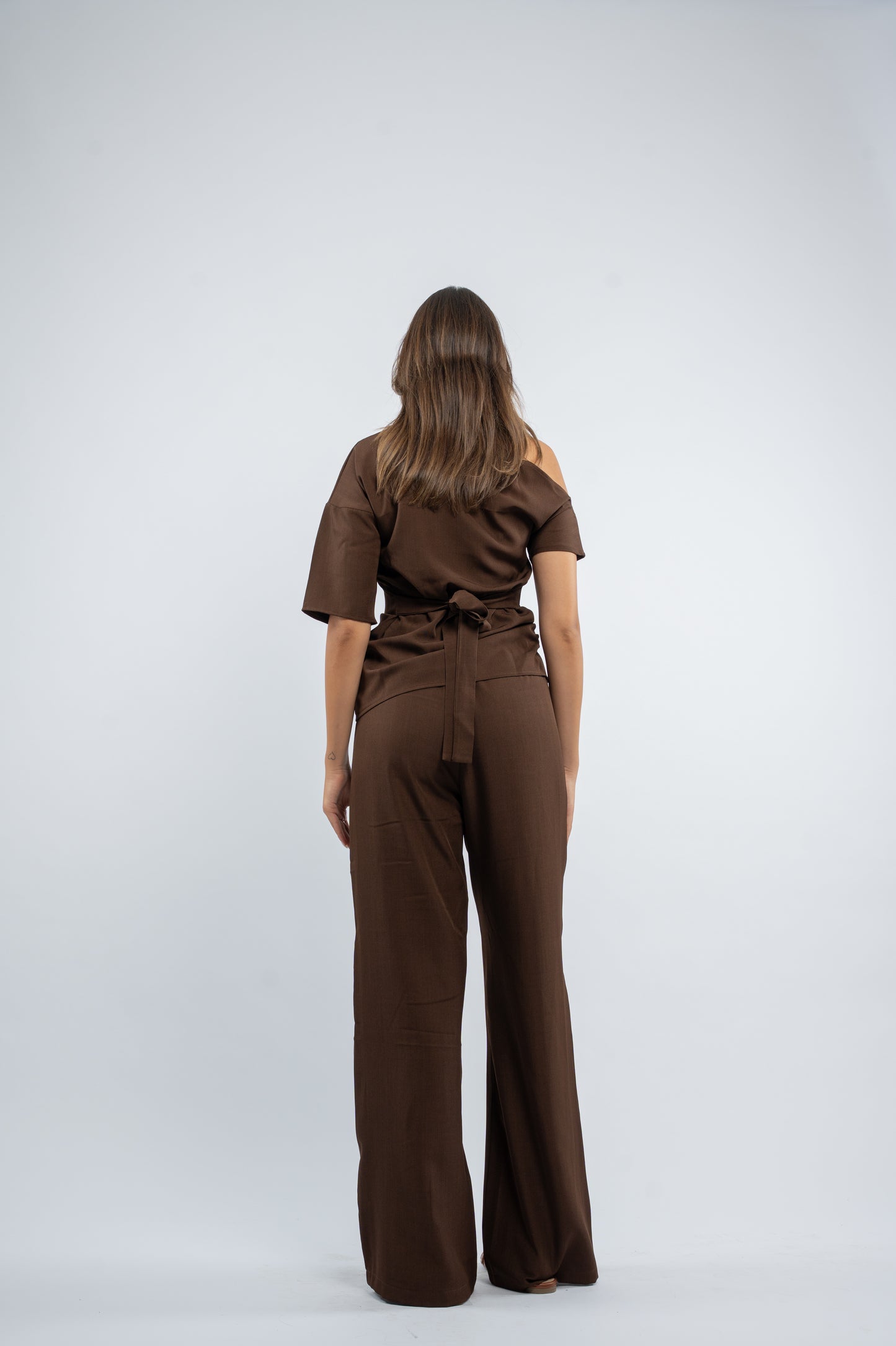 Asymmetric tie set